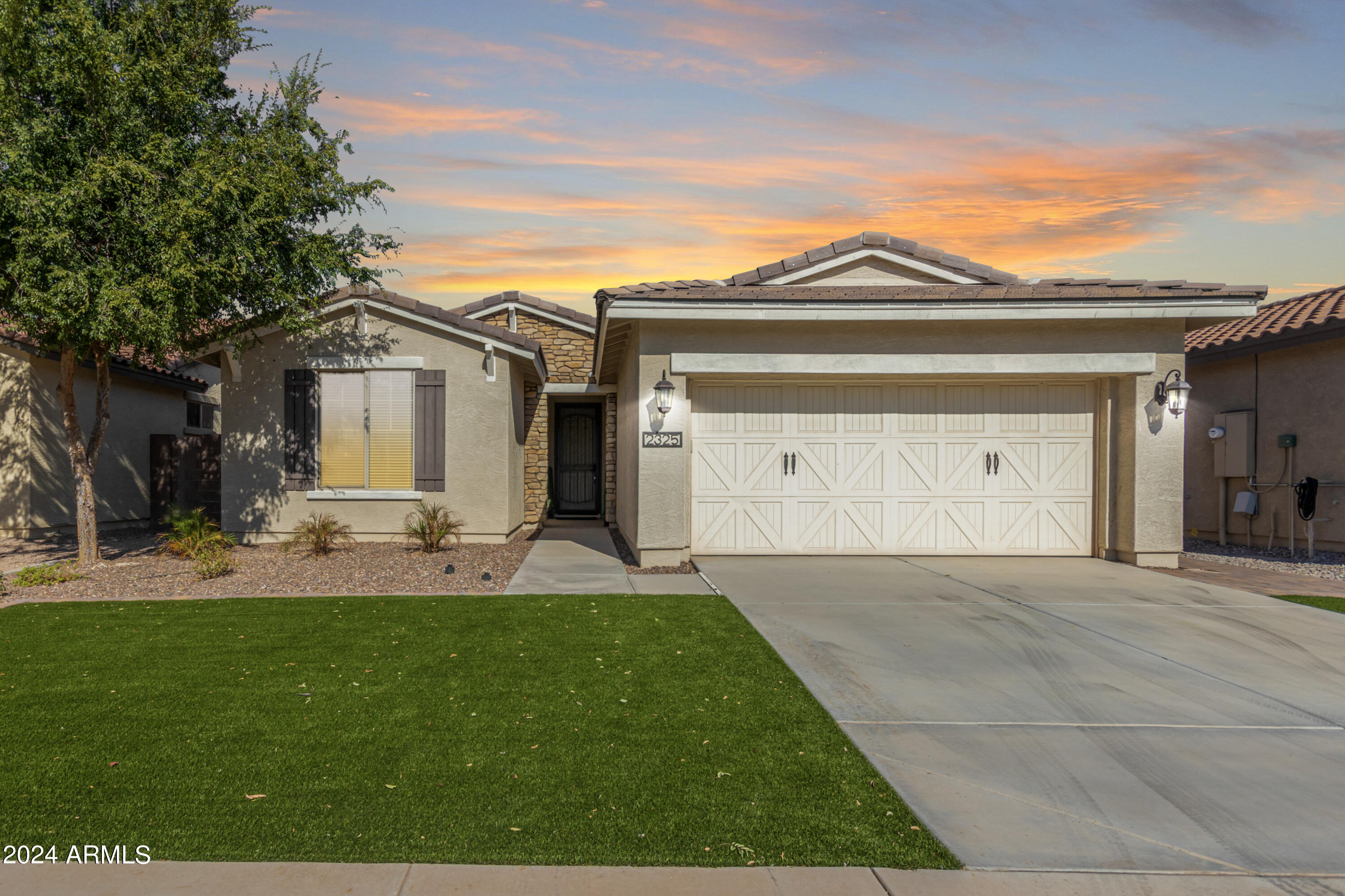2325 S MINNEOLA Lane
