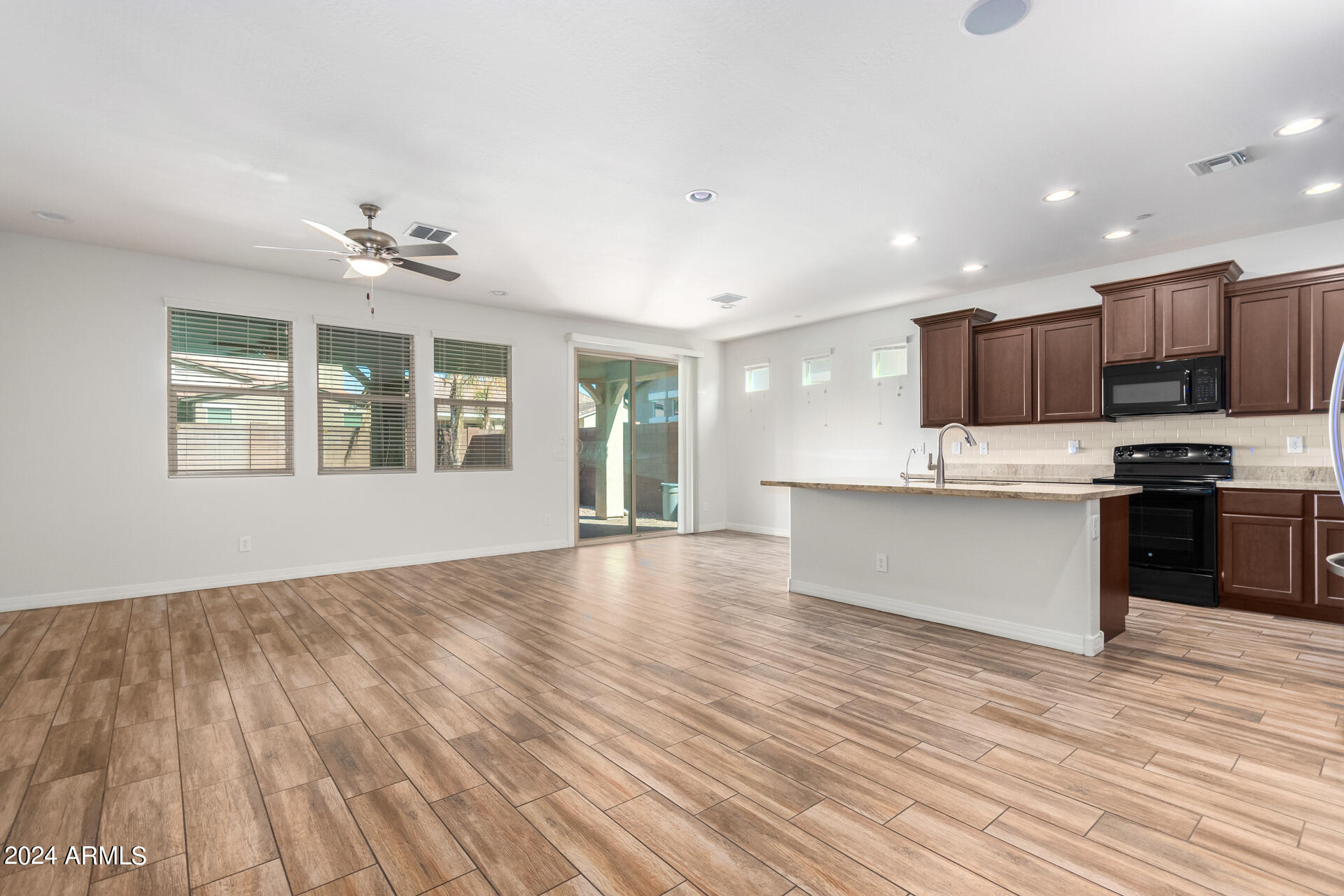 2325 S MINNEOLA Lane