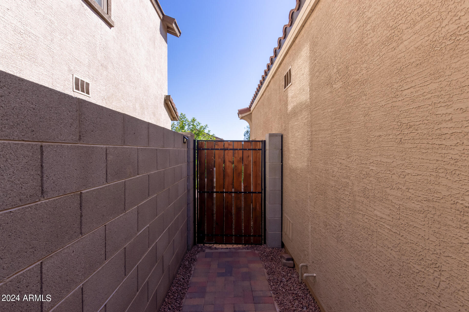40466 W Hillman Drive