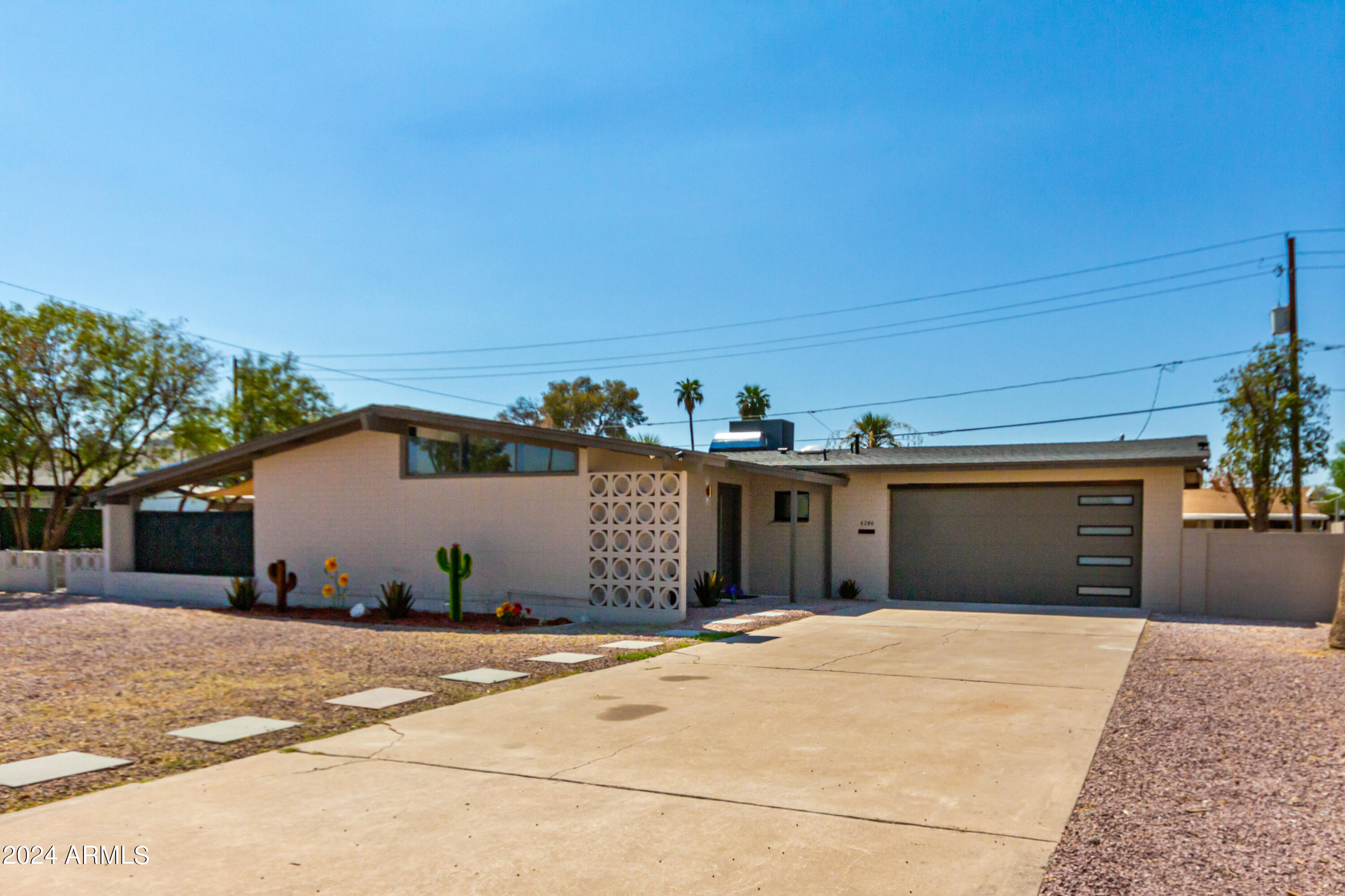 4240 N 63RD Avenue
