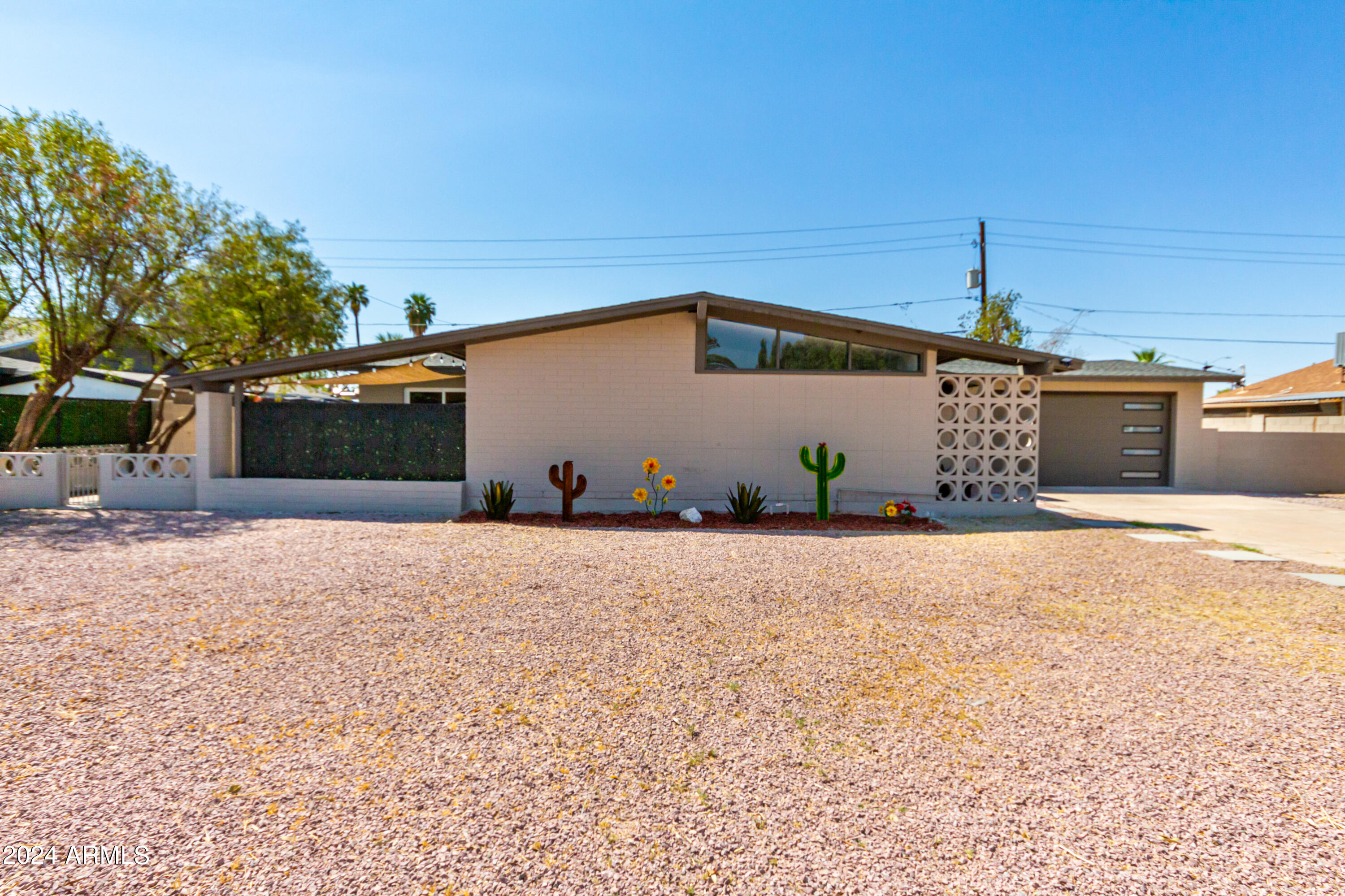 4240 N 63RD Avenue