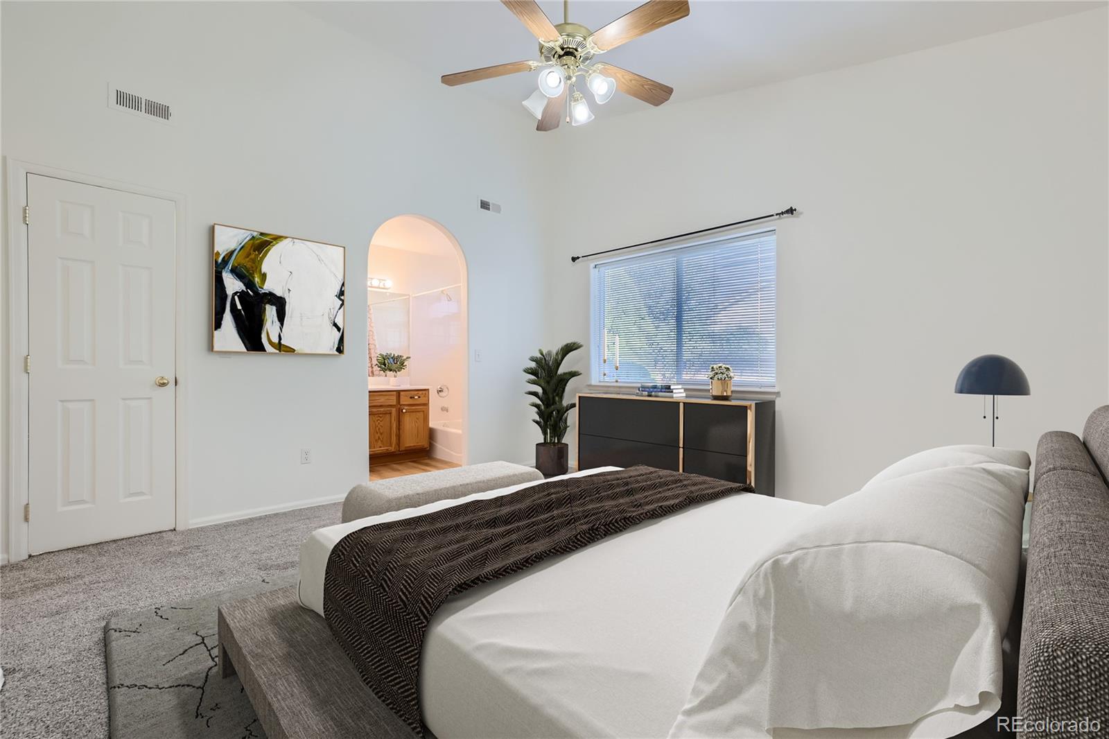 922 Walnutcrest Drive