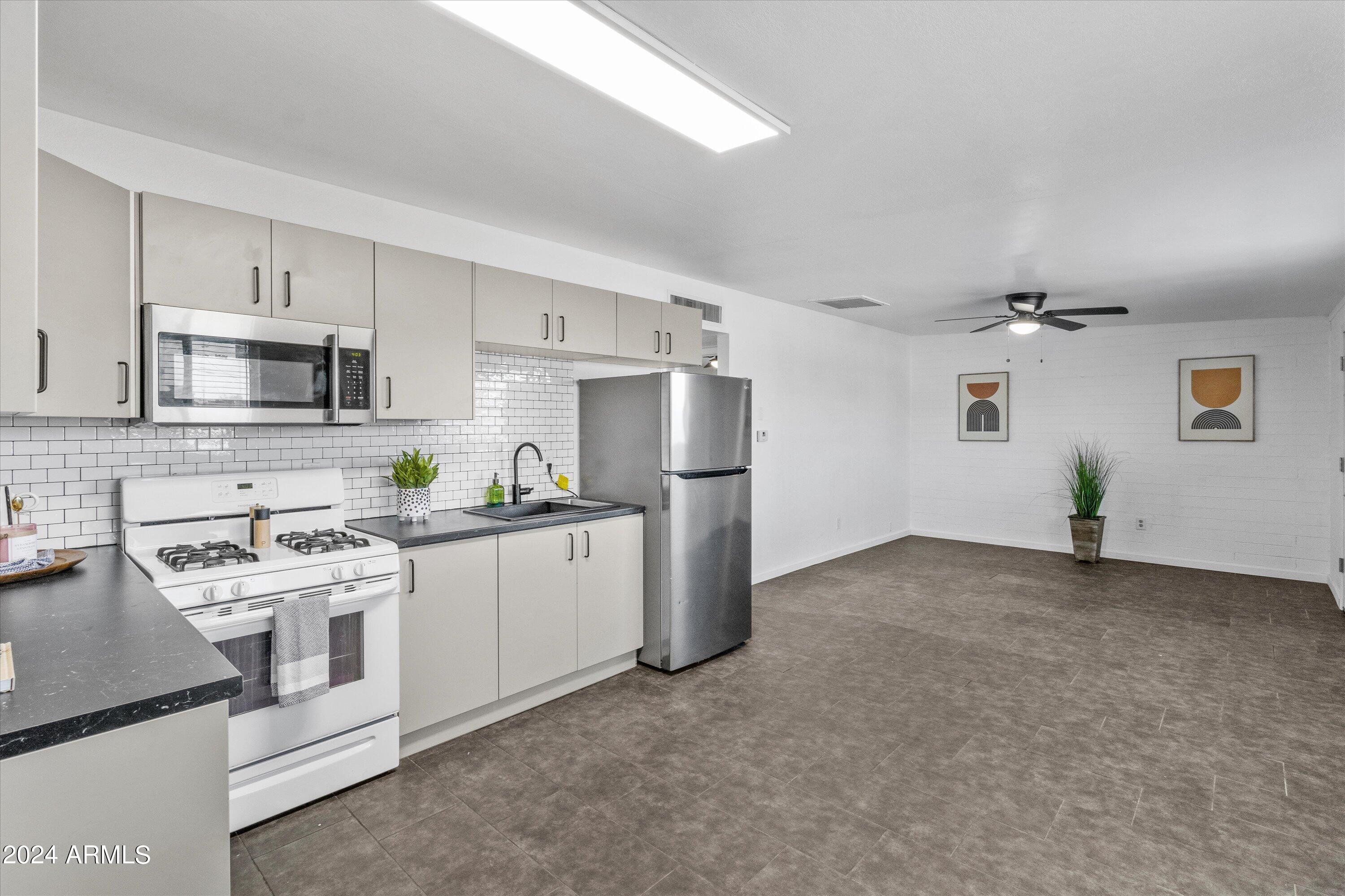 3929 W GRANADA Road