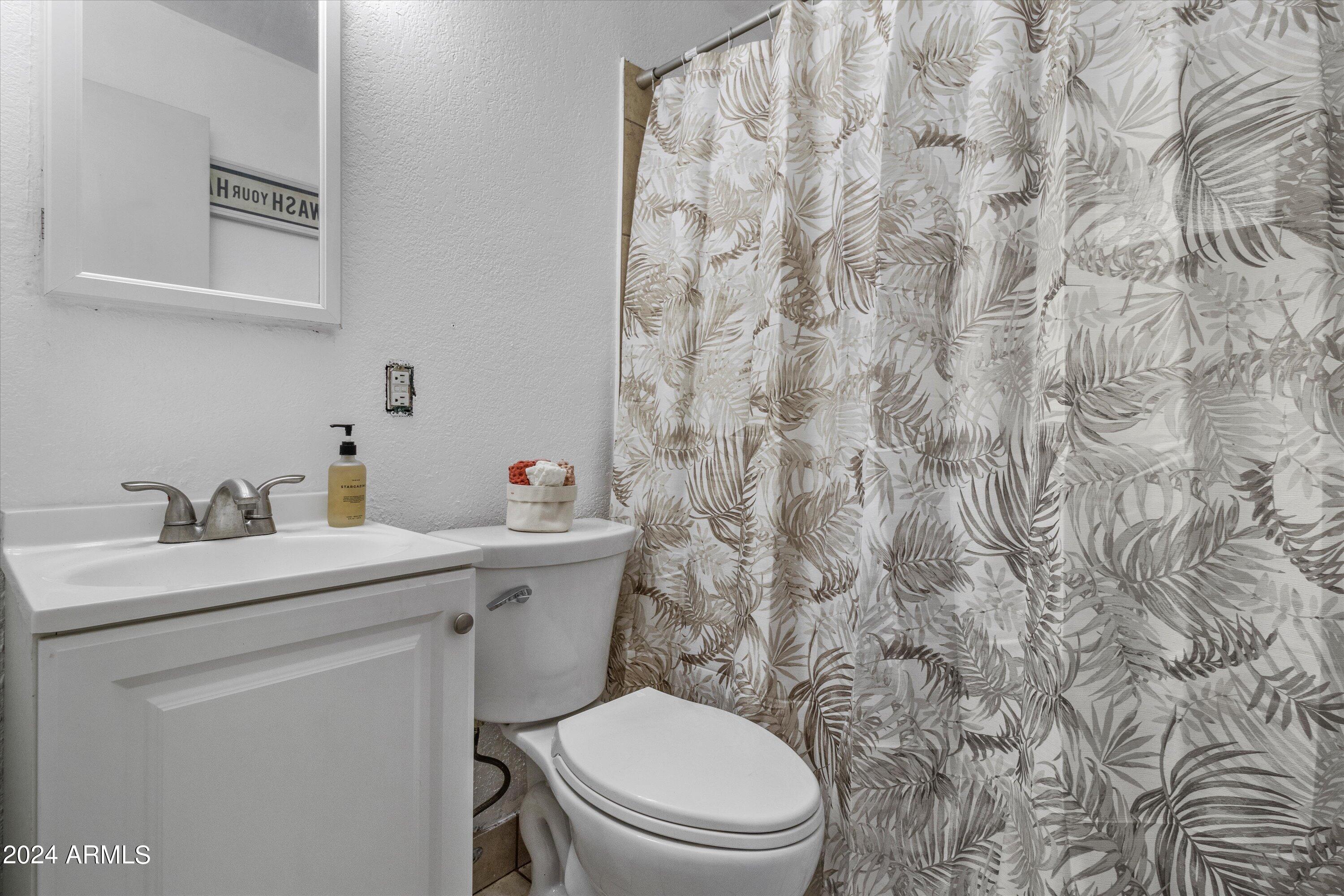 3929 W GRANADA Road
