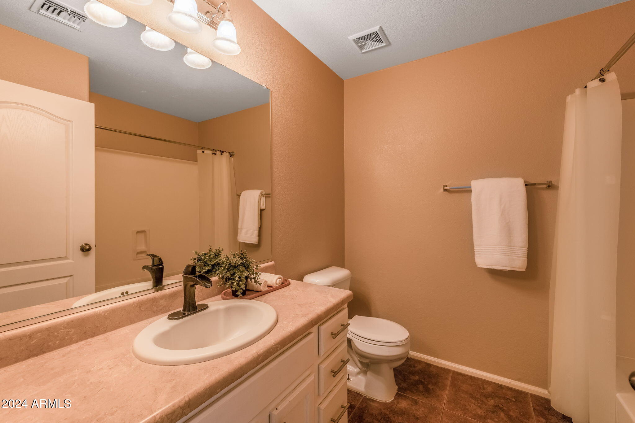 34877 N MASHONA Trail