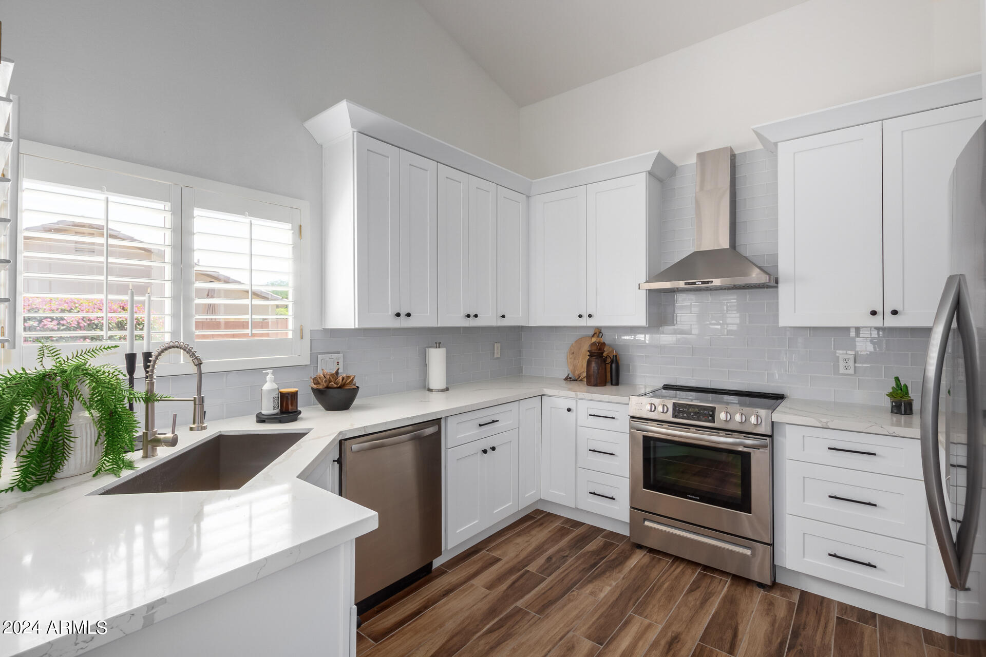4039 E DESERT MARIGOLD Drive