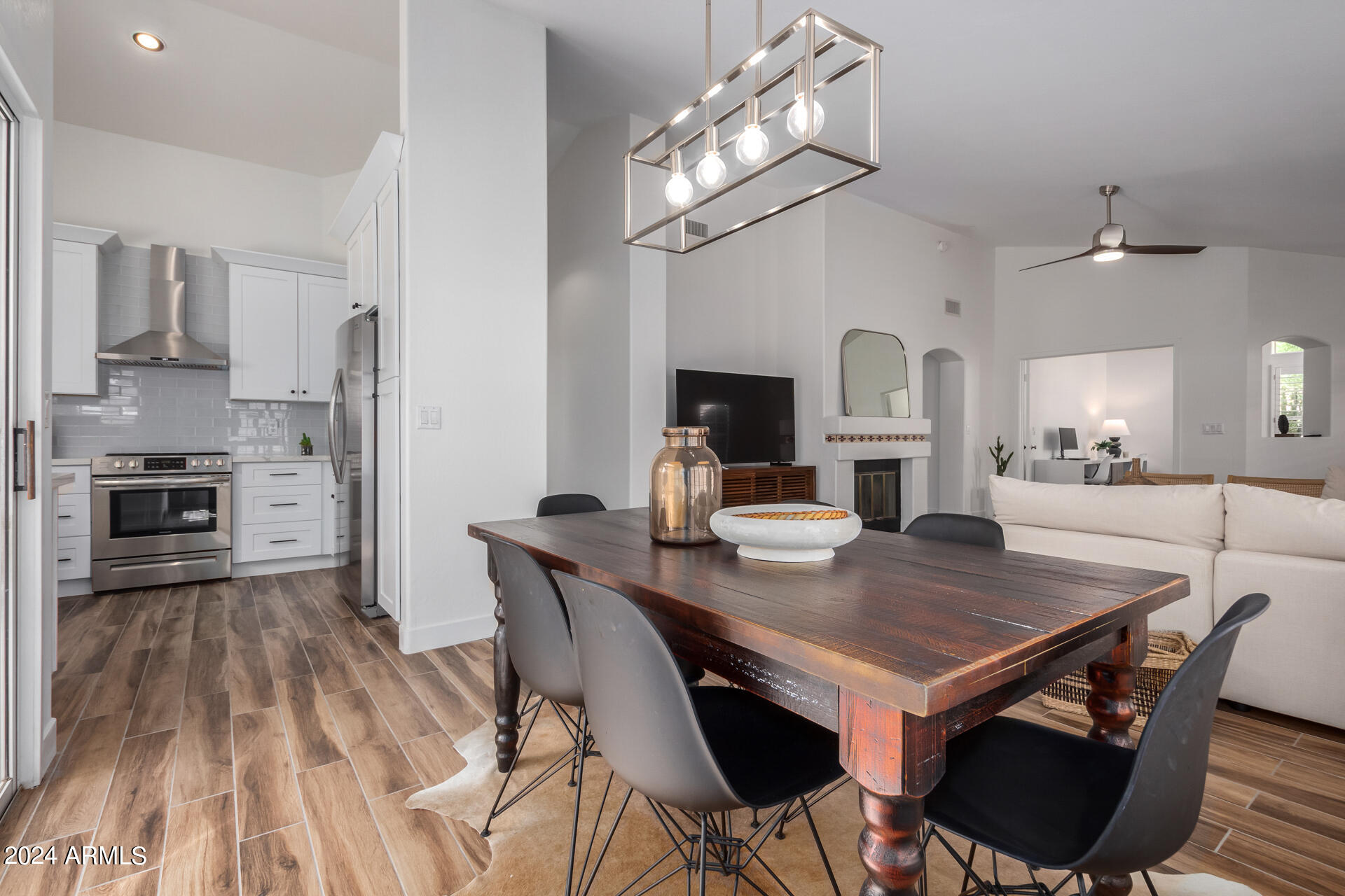 4039 E DESERT MARIGOLD Drive