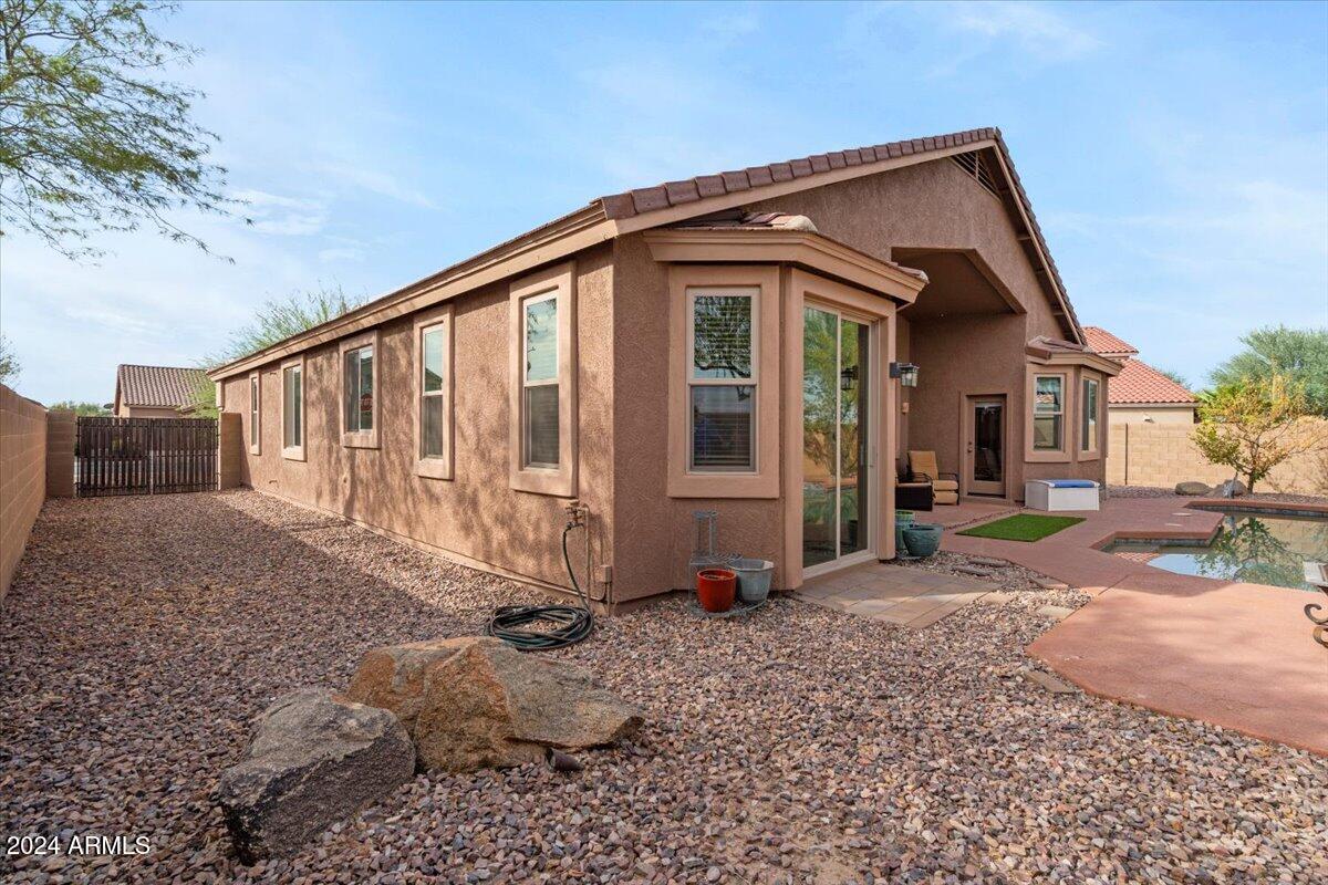 1518 E FONTANA Drive