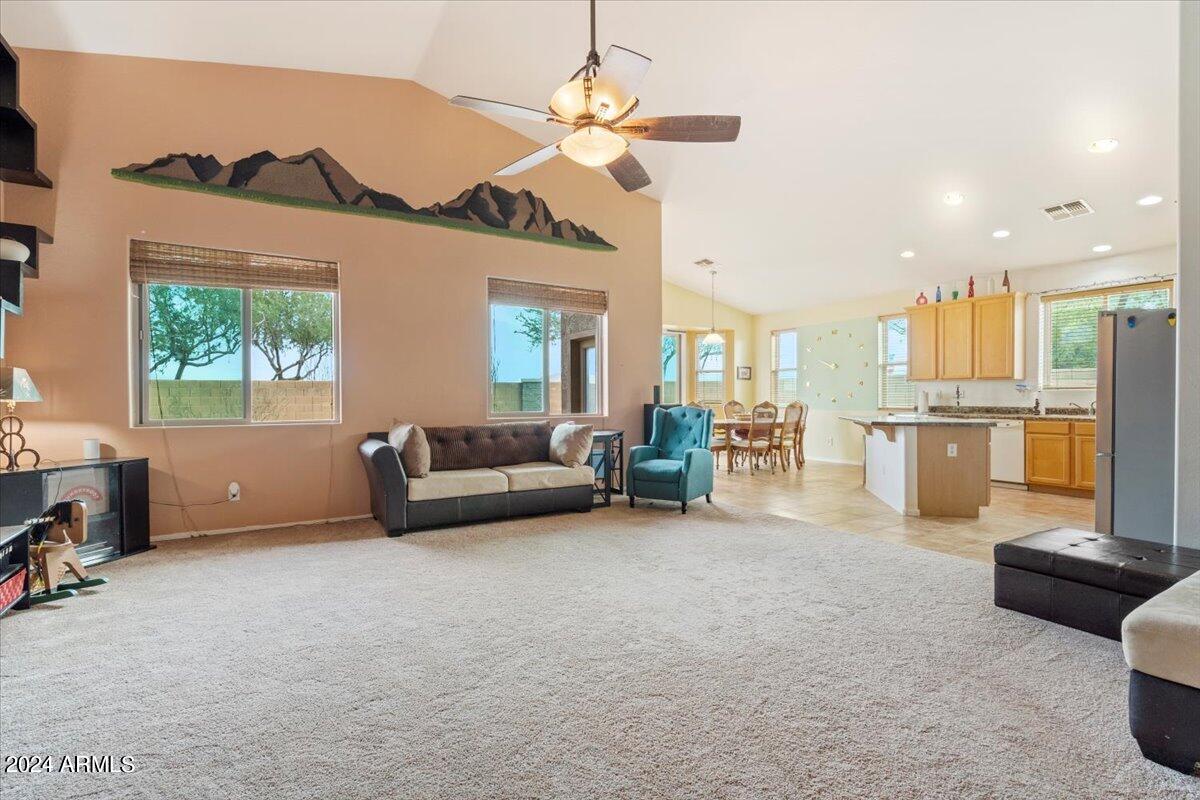 1518 E FONTANA Drive