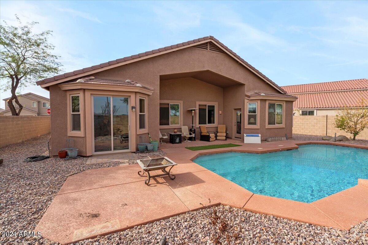 1518 E FONTANA Drive