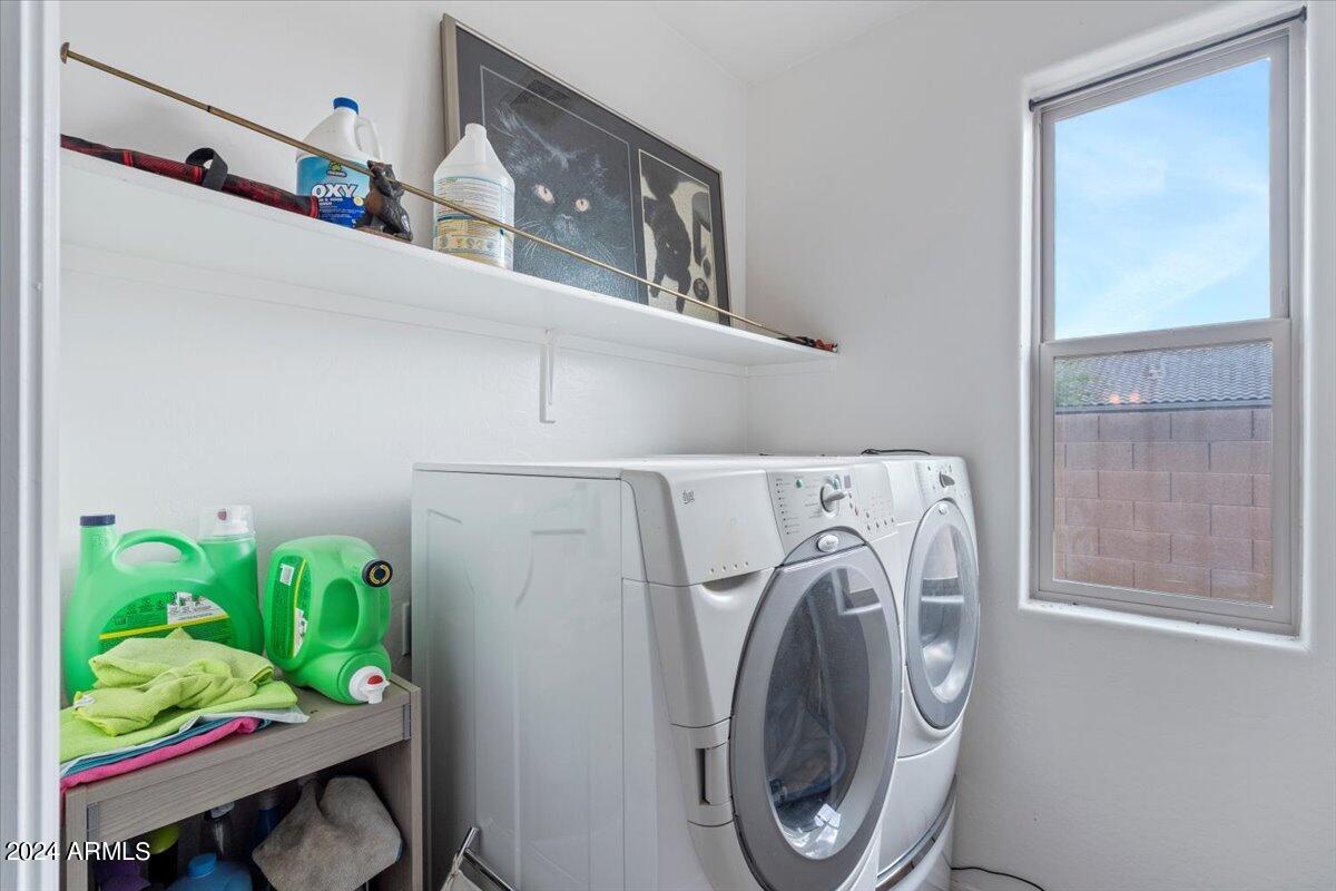 1518 E FONTANA Drive