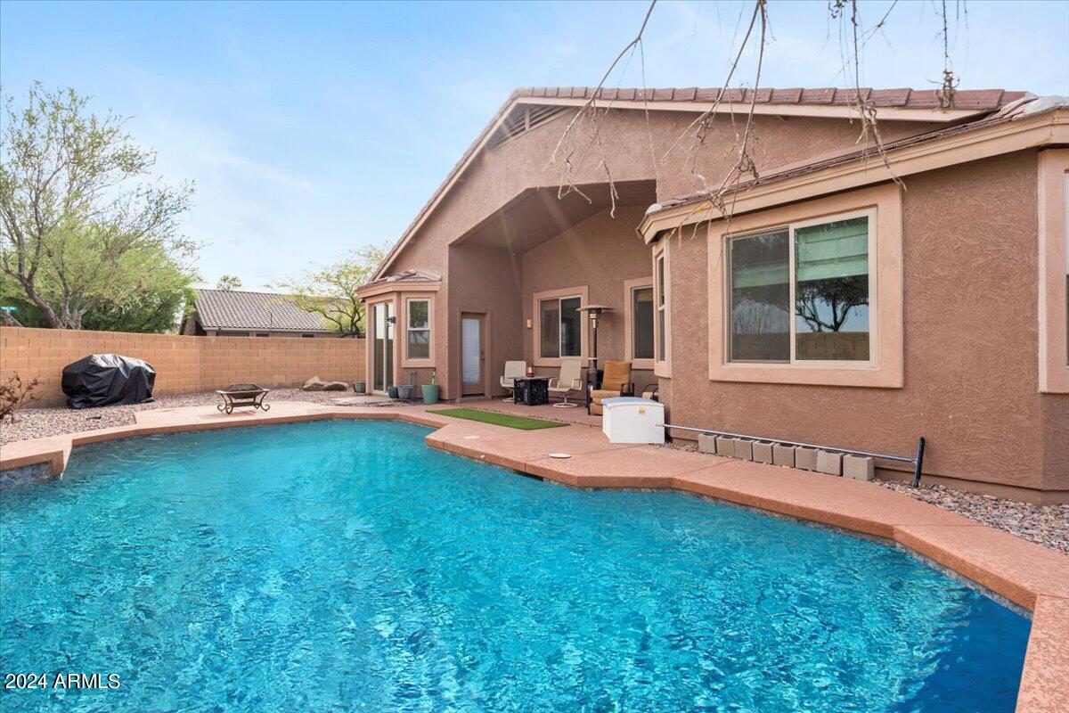 1518 E FONTANA Drive