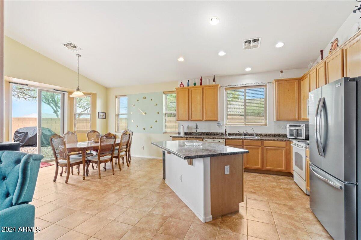 1518 E FONTANA Drive