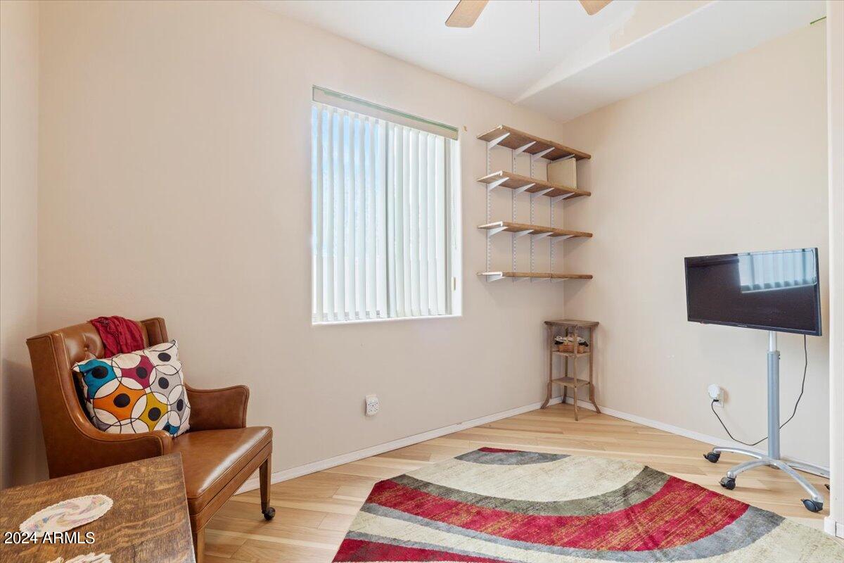 1518 E FONTANA Drive