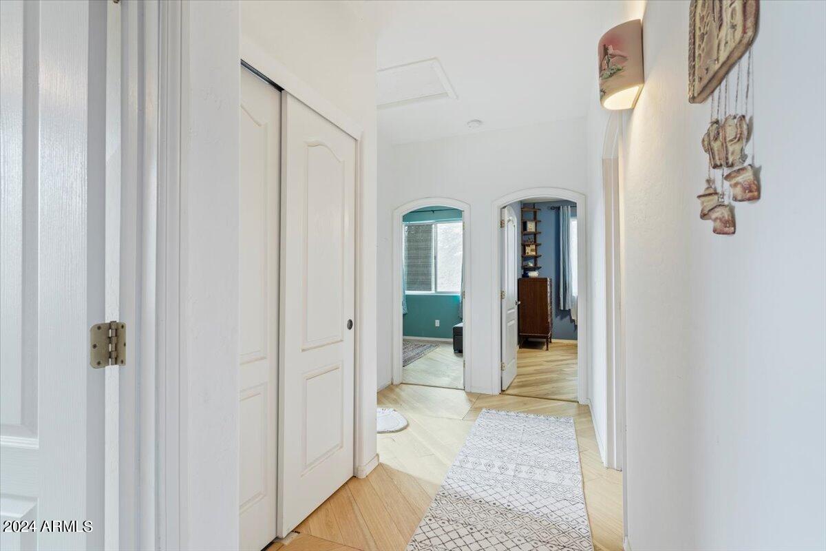 1518 E FONTANA Drive