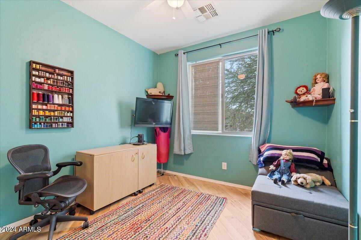 1518 E FONTANA Drive