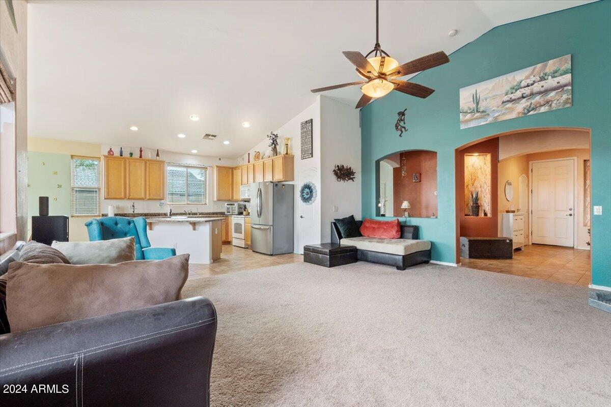 1518 E FONTANA Drive