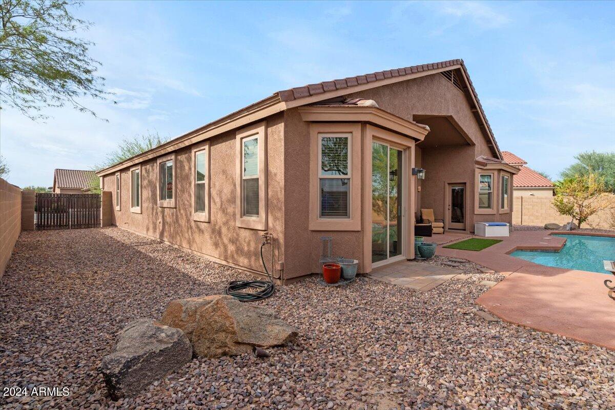 1518 E FONTANA Drive