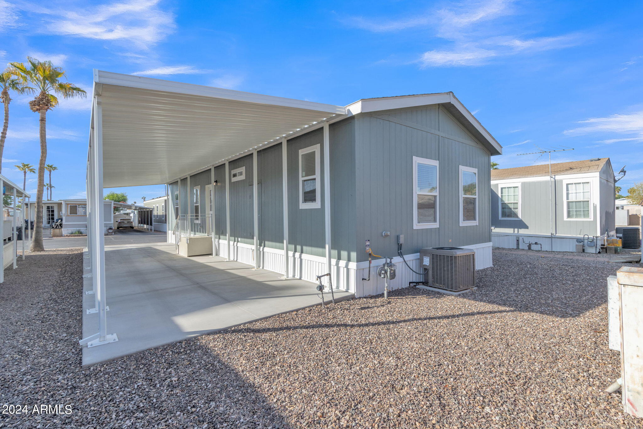 4400 W Missouri Avenue, 219
