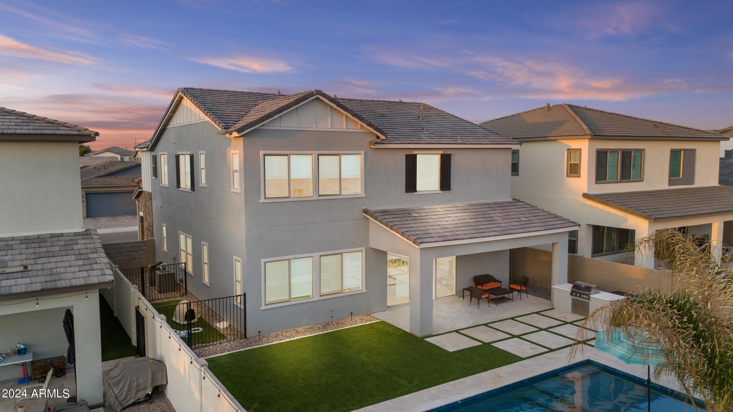 1411 E CAROB Drive