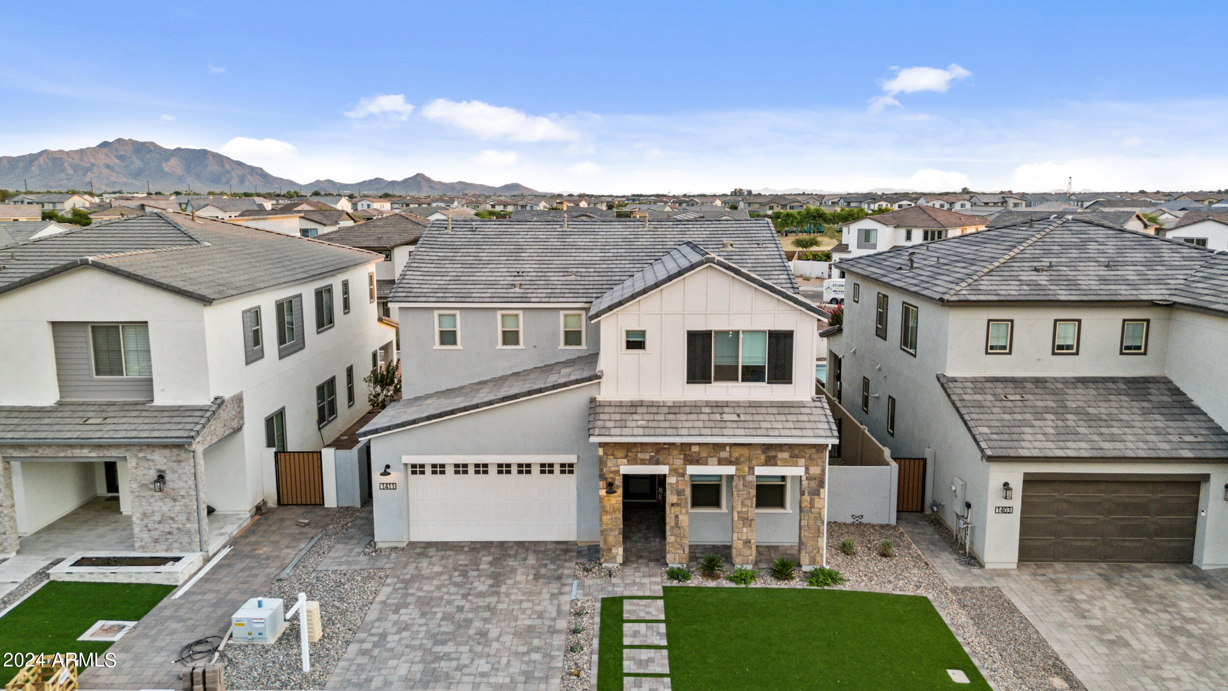 1411 E CAROB Drive