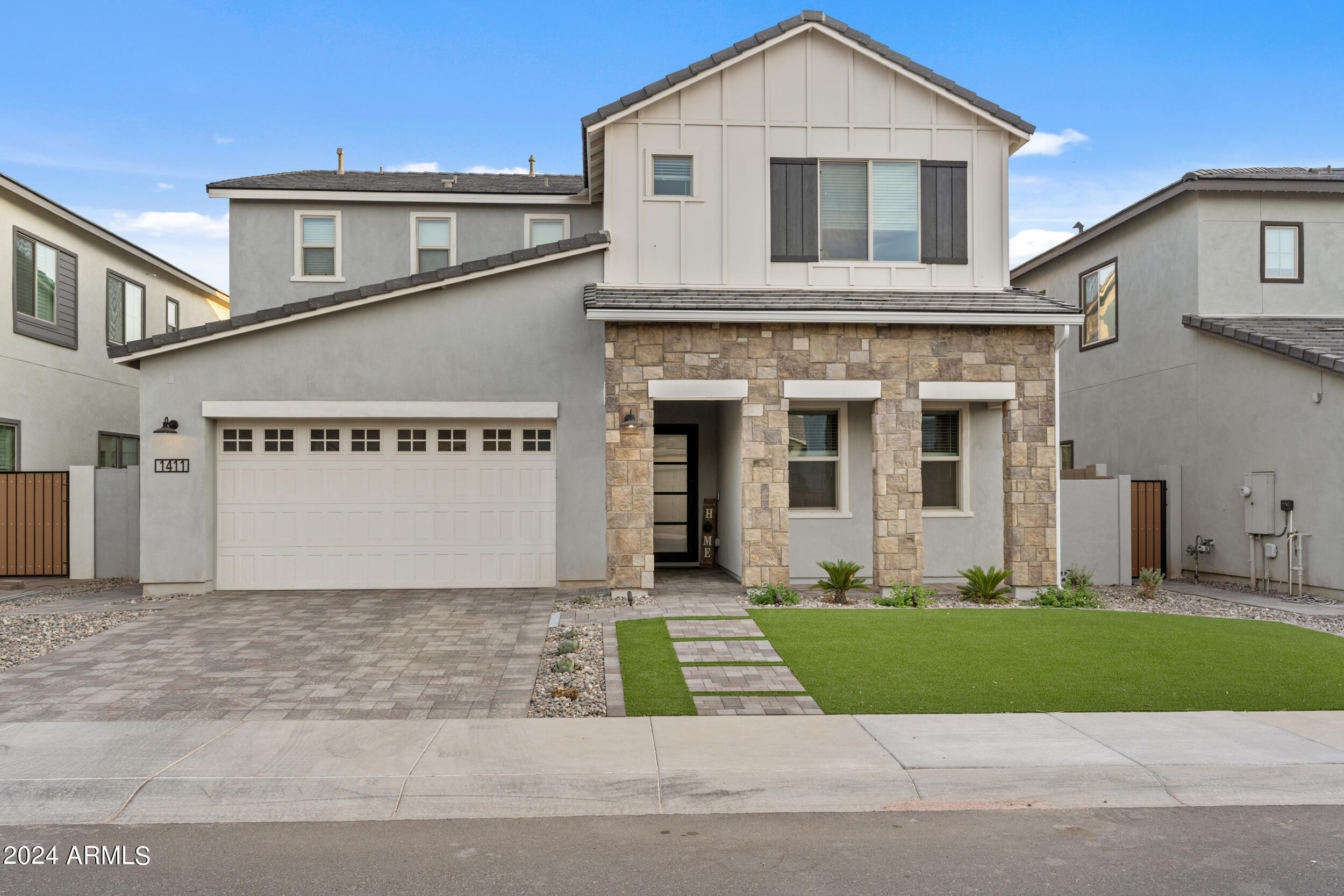 1411 E CAROB Drive