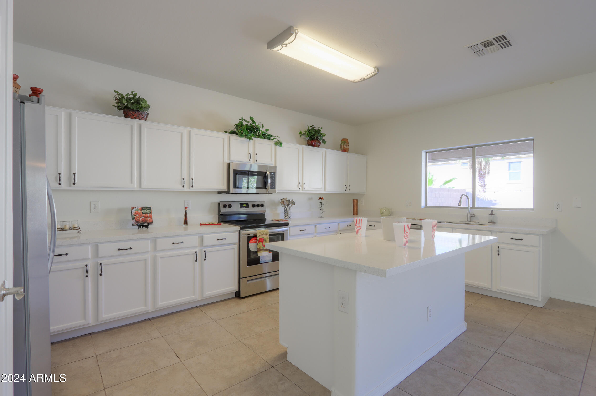 43332 W WILD HORSE Trail
