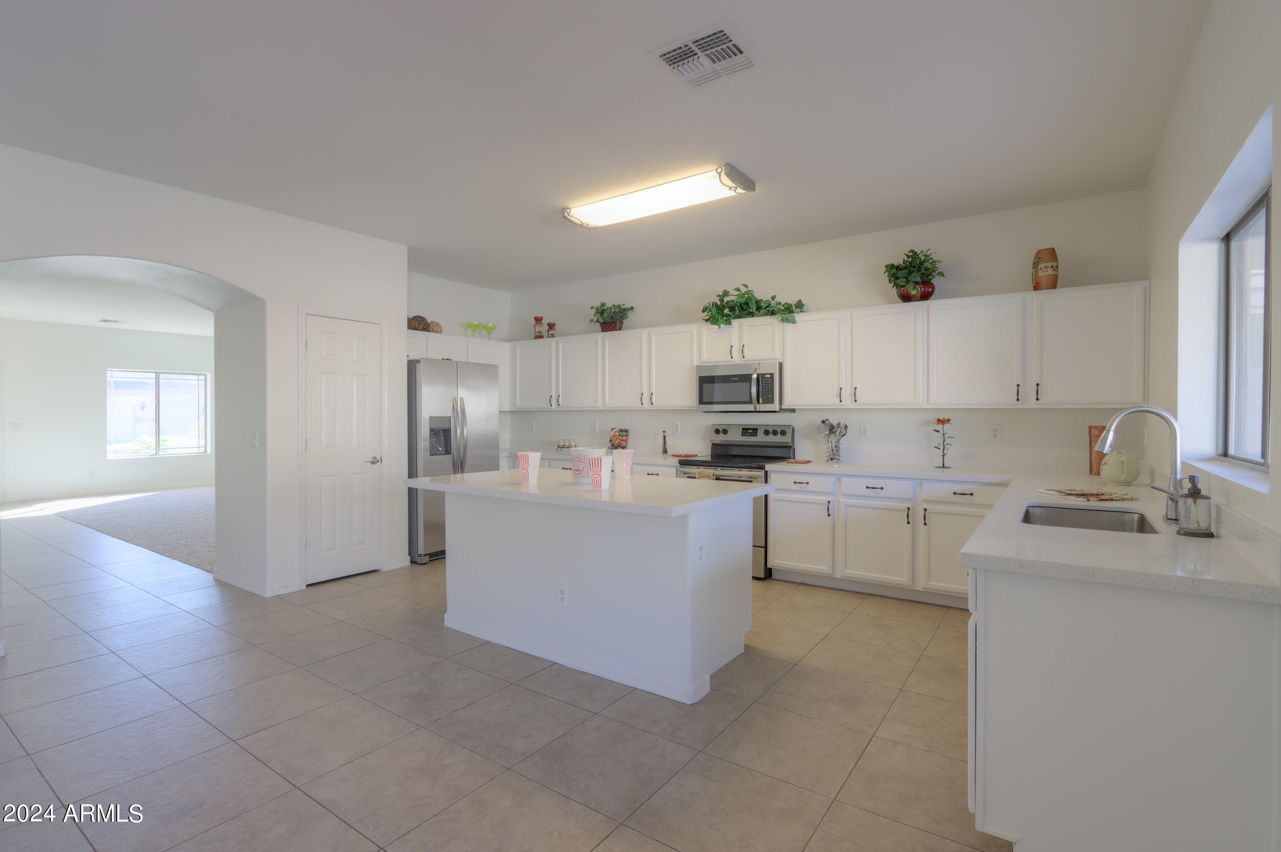 43332 W WILD HORSE Trail