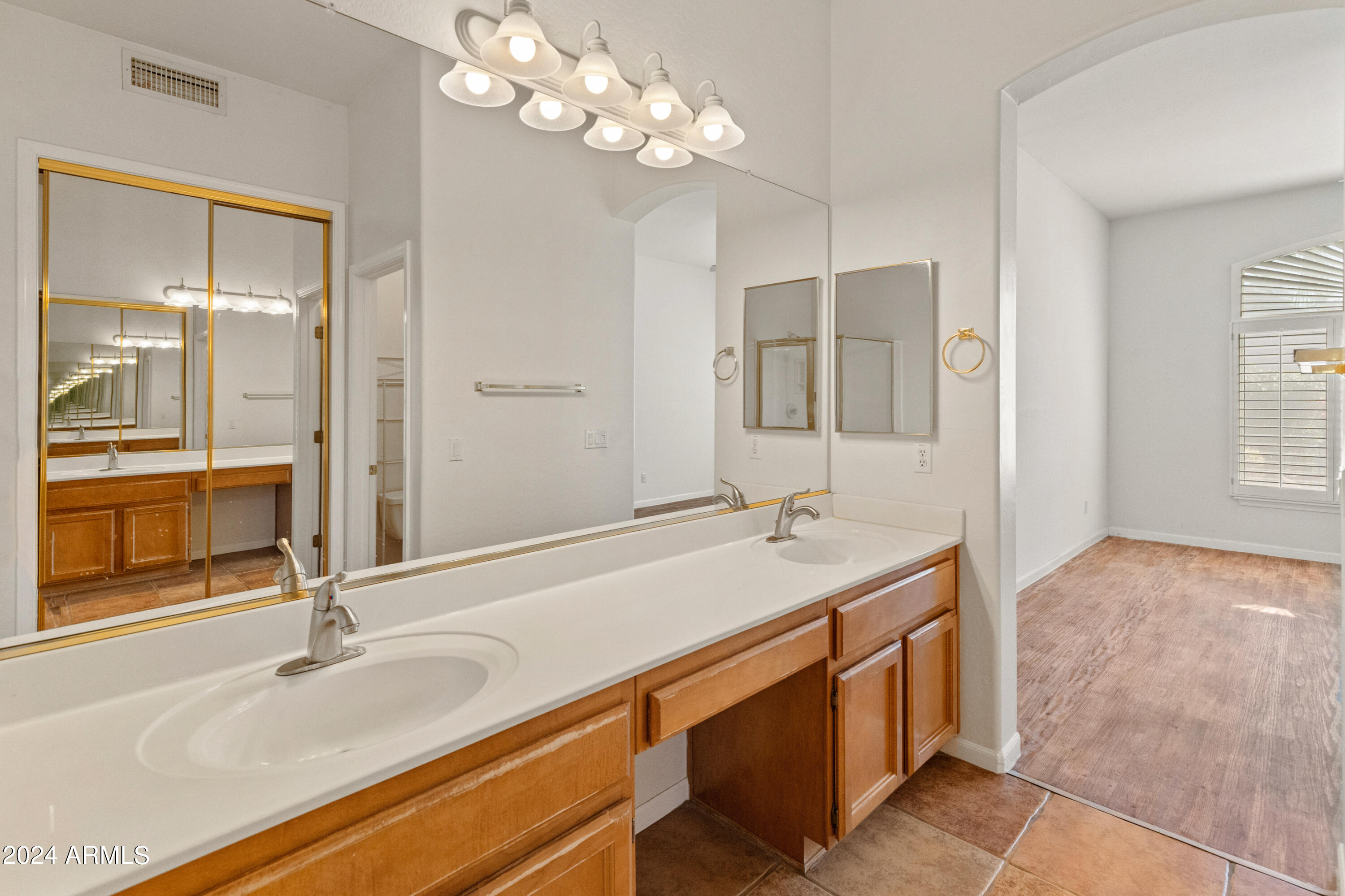 14127 W GREENVIEW Circle S