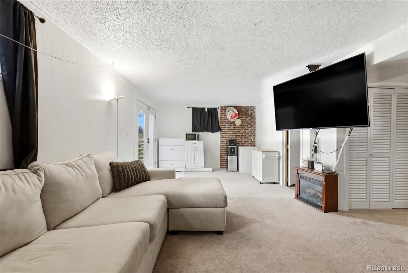 3341 W 92nd Place