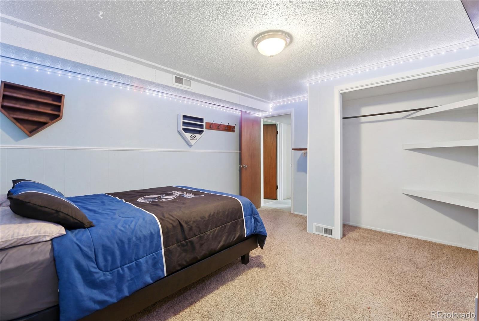 3341 W 92nd Place