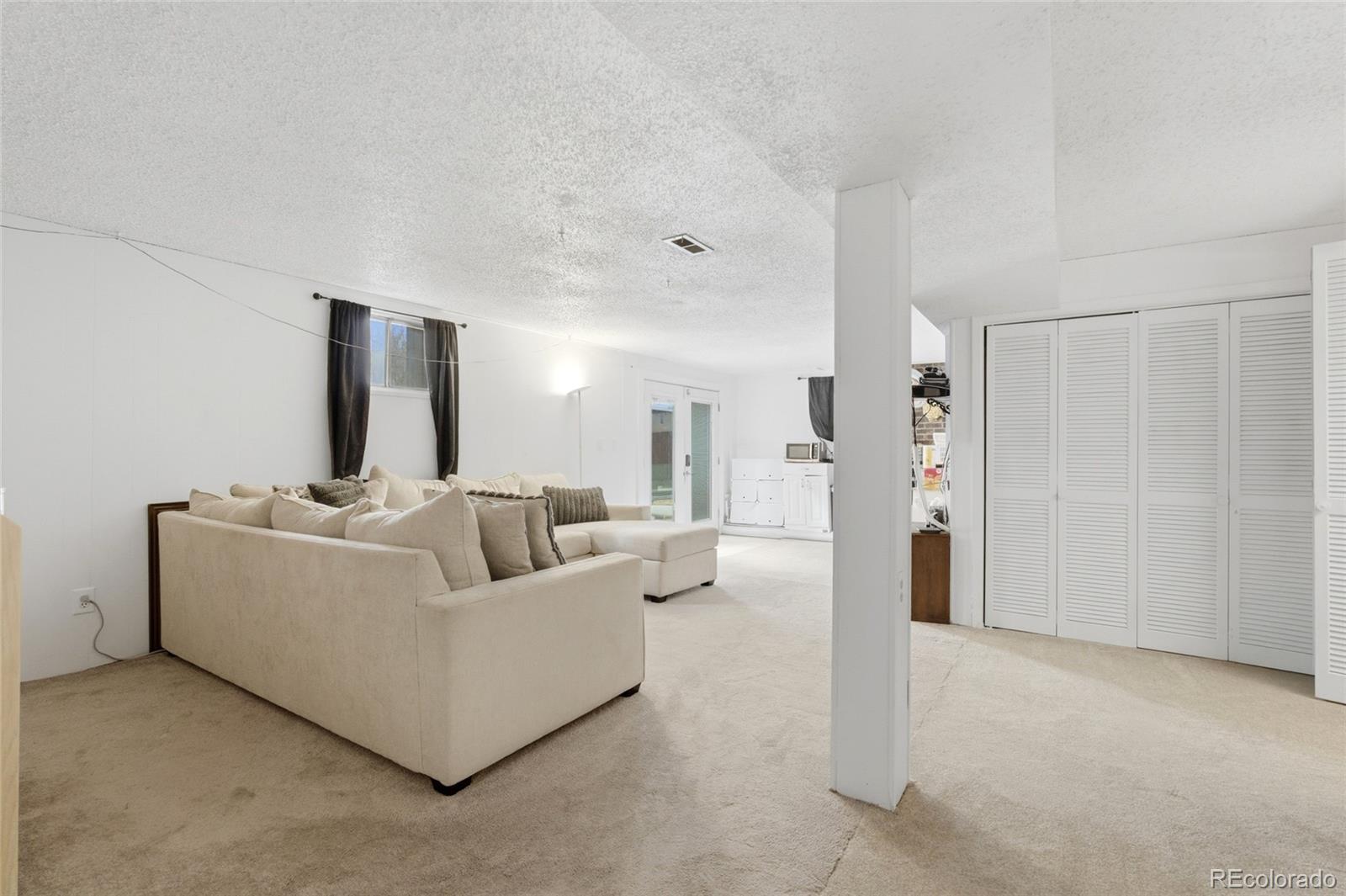 3341 W 92nd Place