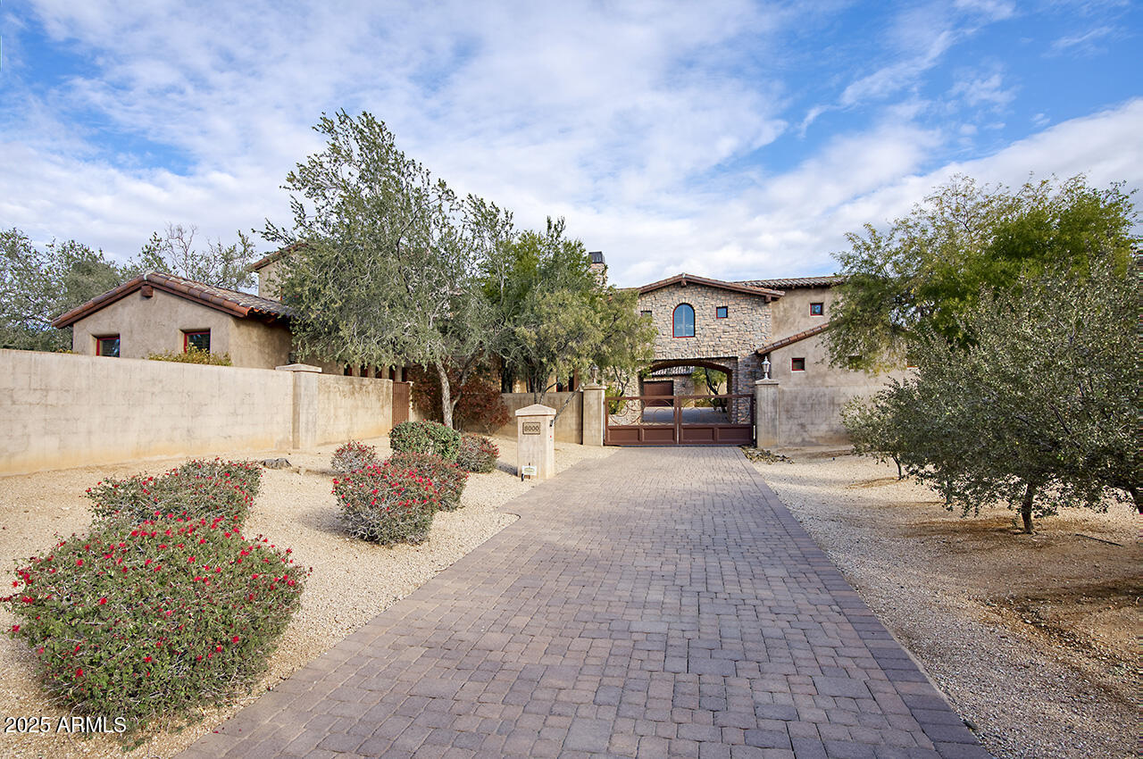 8000 E MARIPOSA GRANDE Drive