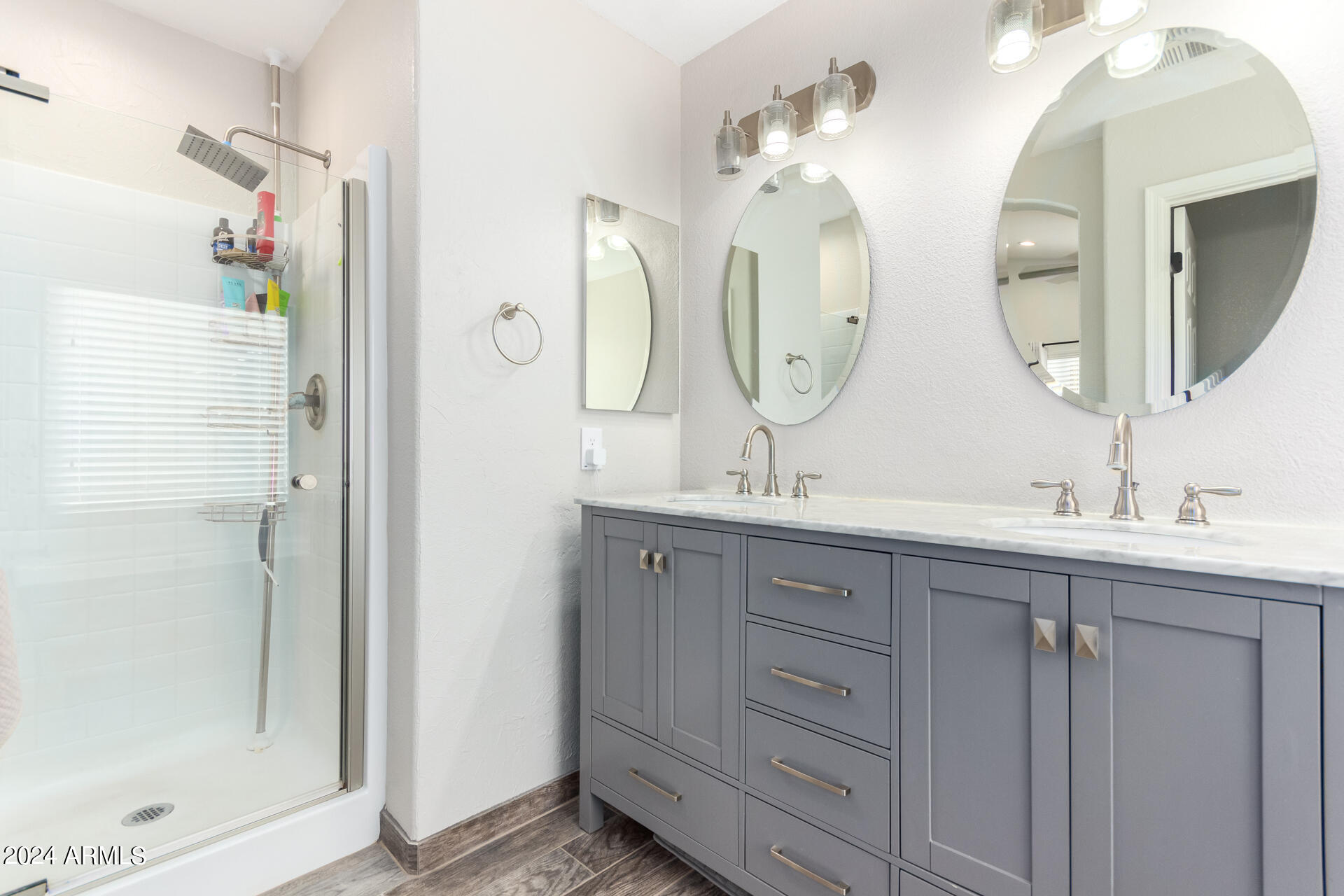 893 W CHILTON Avenue