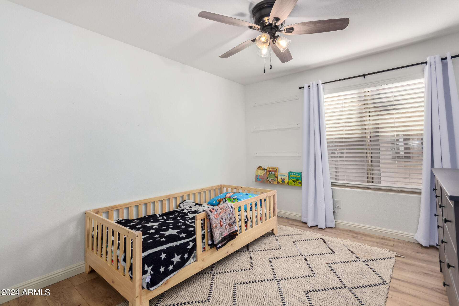 893 W CHILTON Avenue