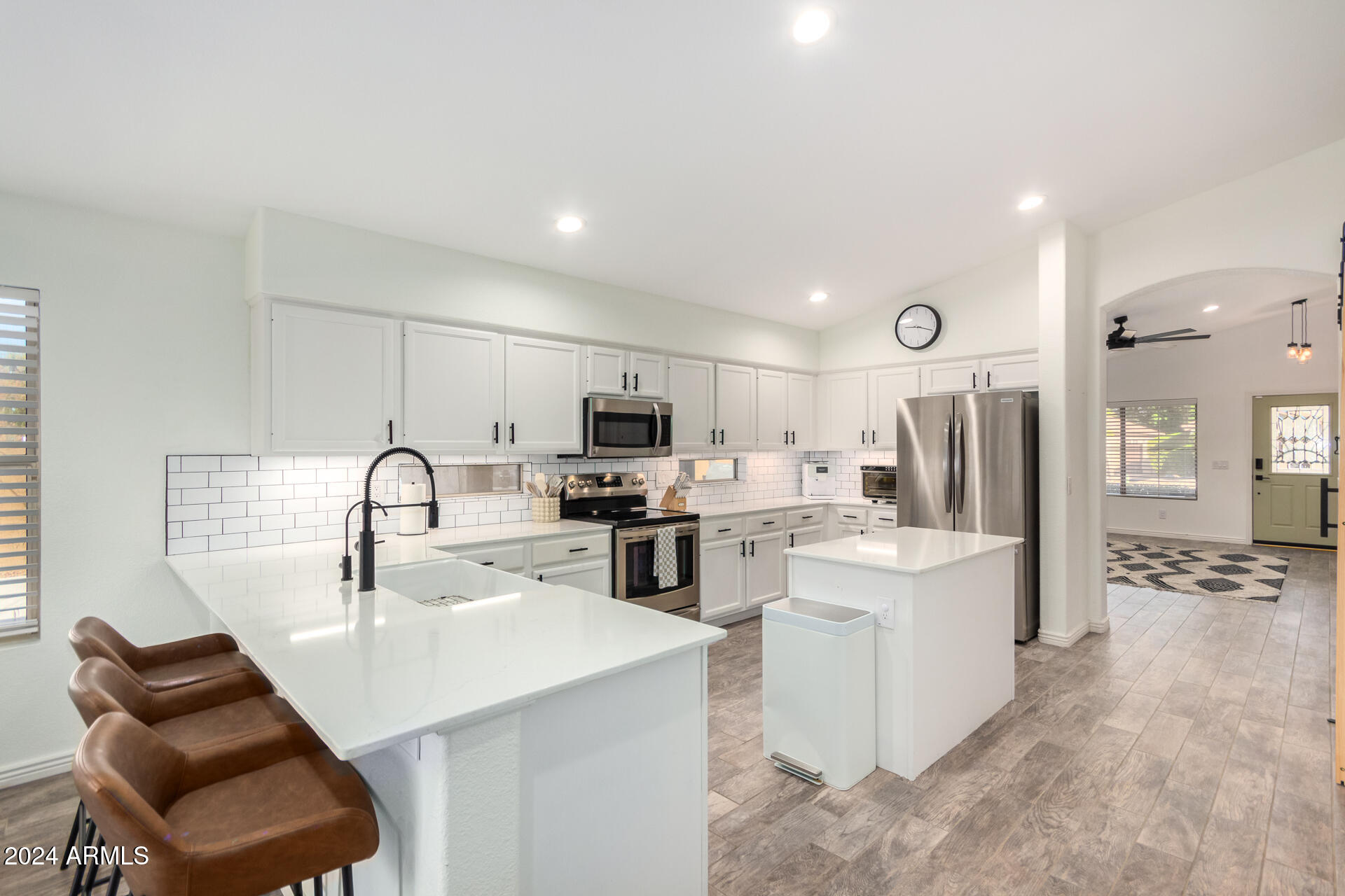 893 W CHILTON Avenue