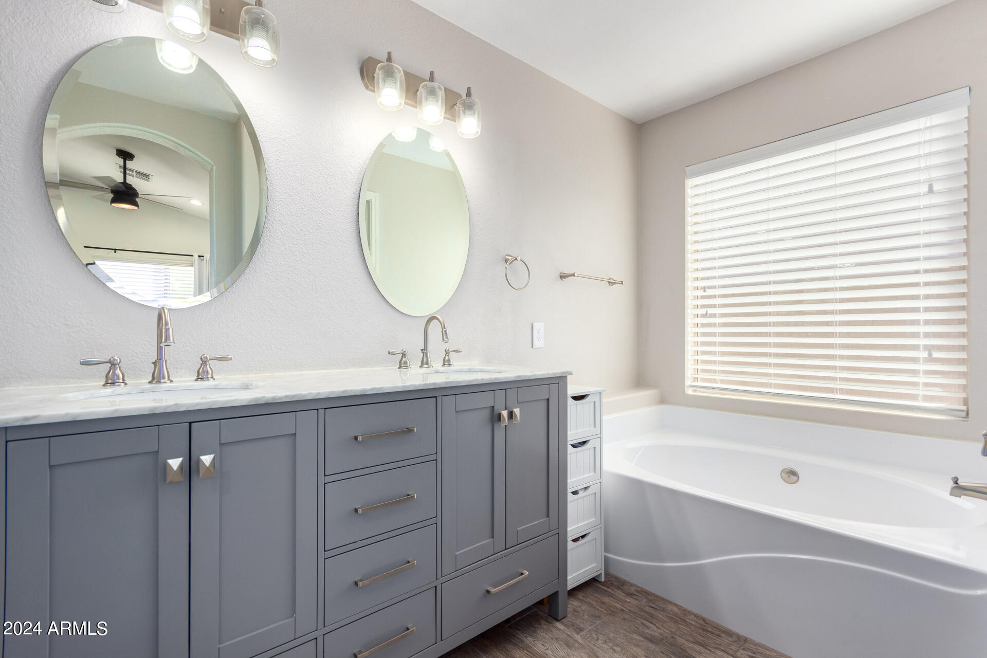 893 W CHILTON Avenue