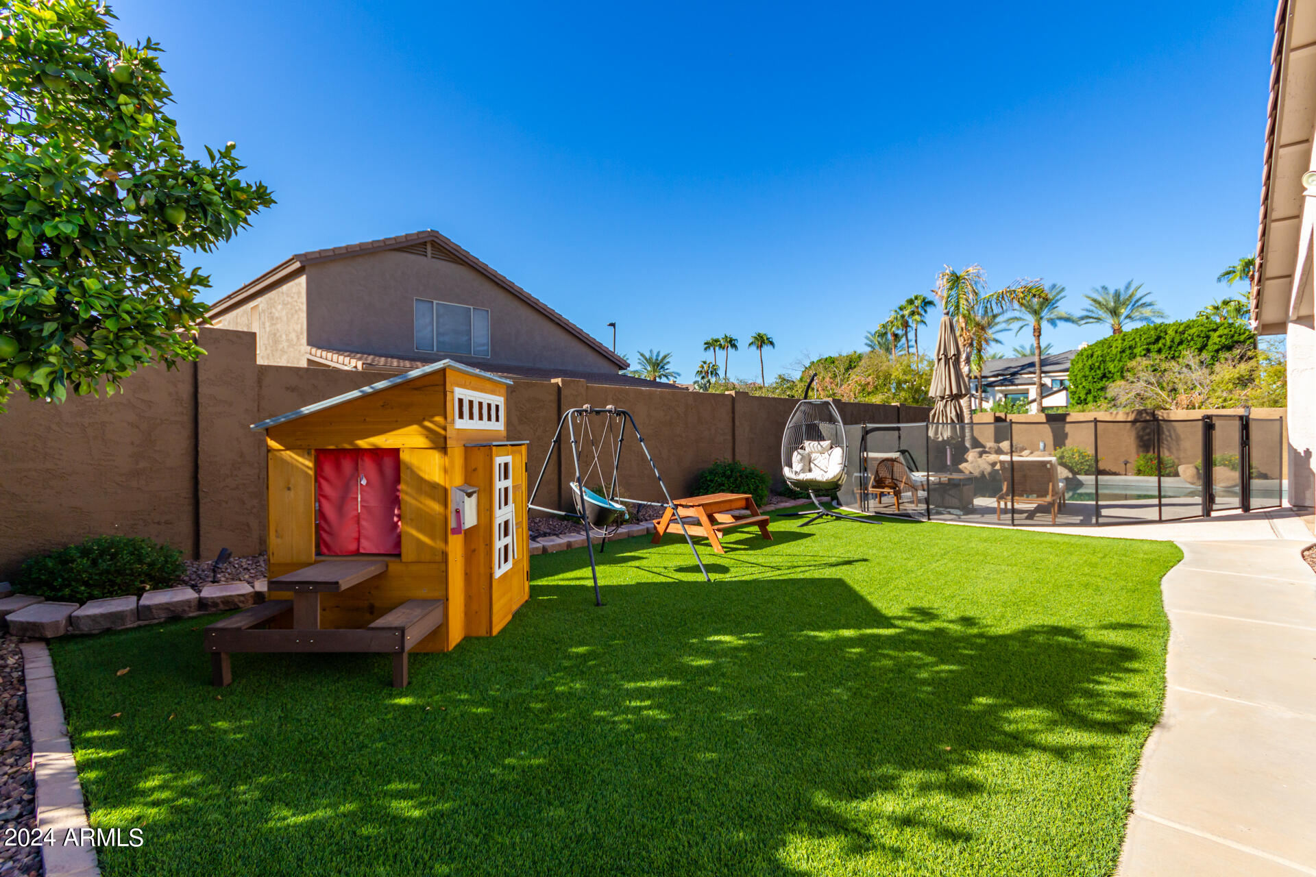 893 W CHILTON Avenue