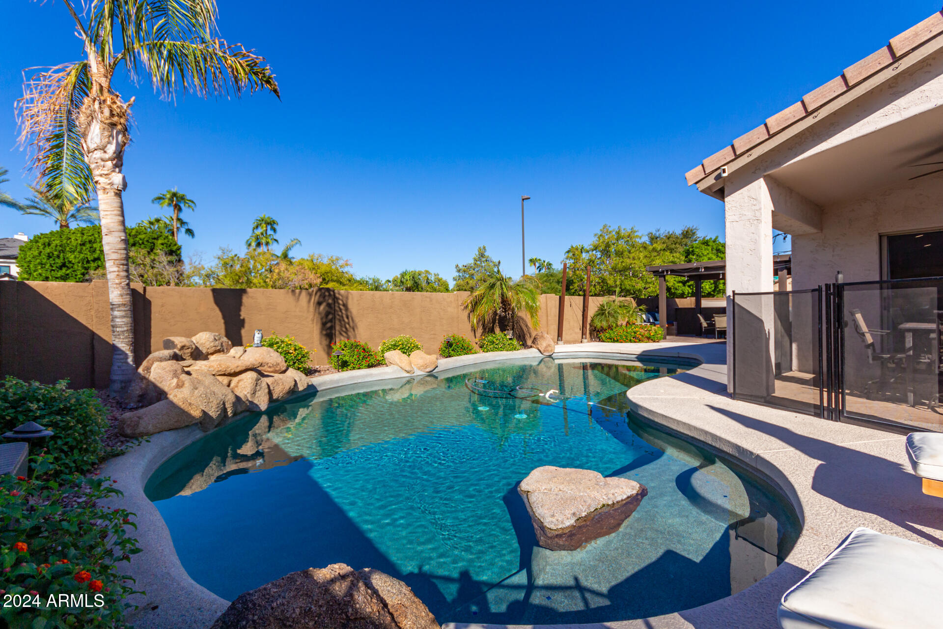 893 W CHILTON Avenue