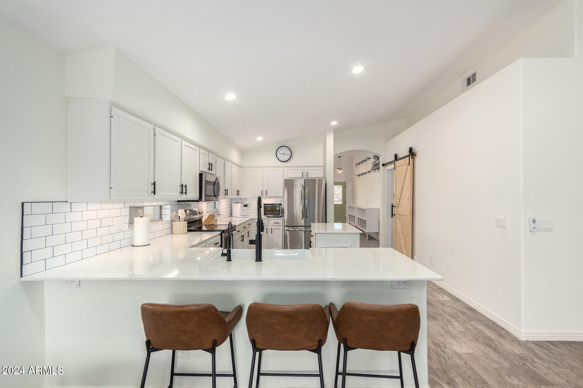 893 W CHILTON Avenue