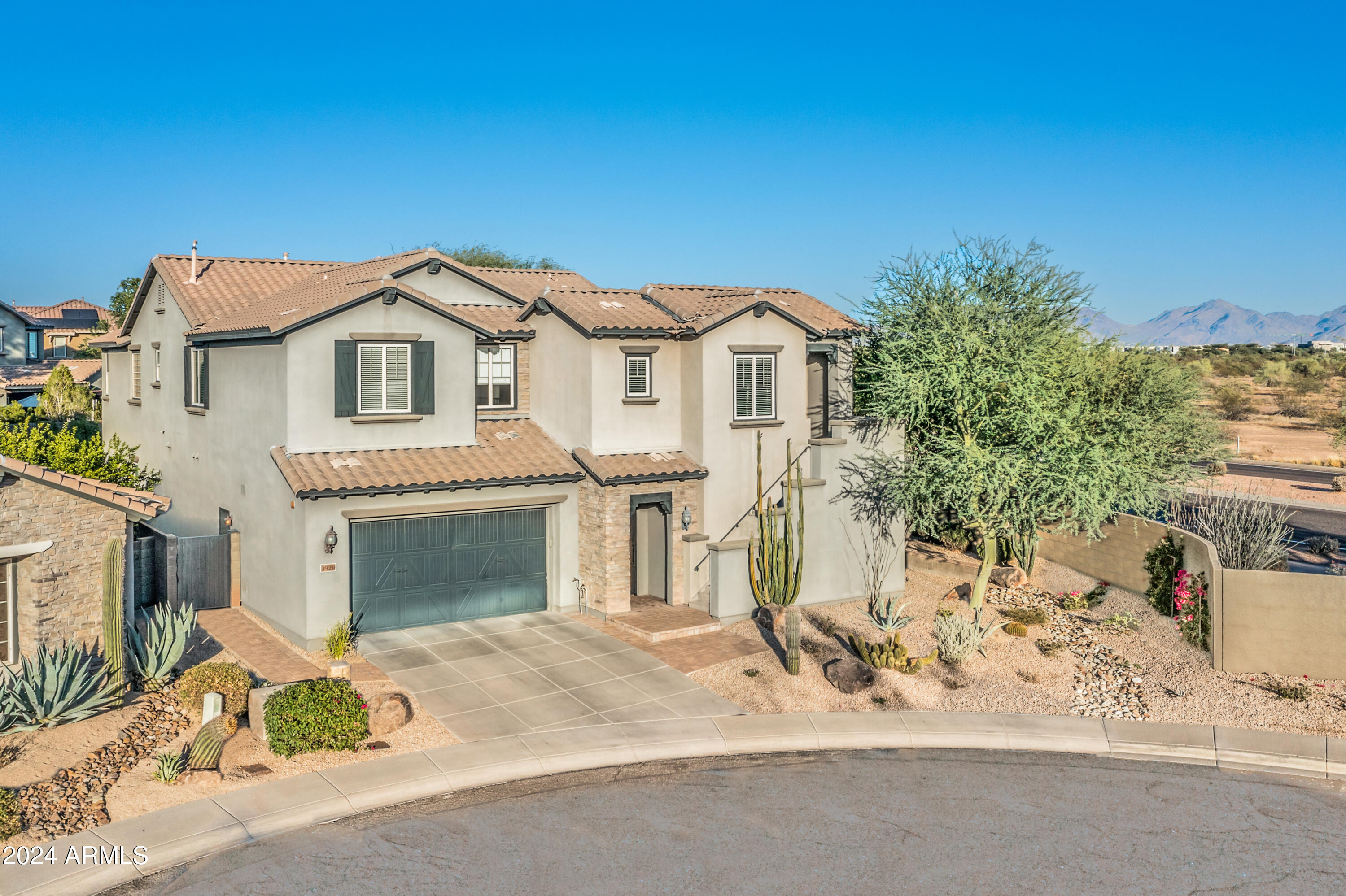 3920 E COVEY Lane