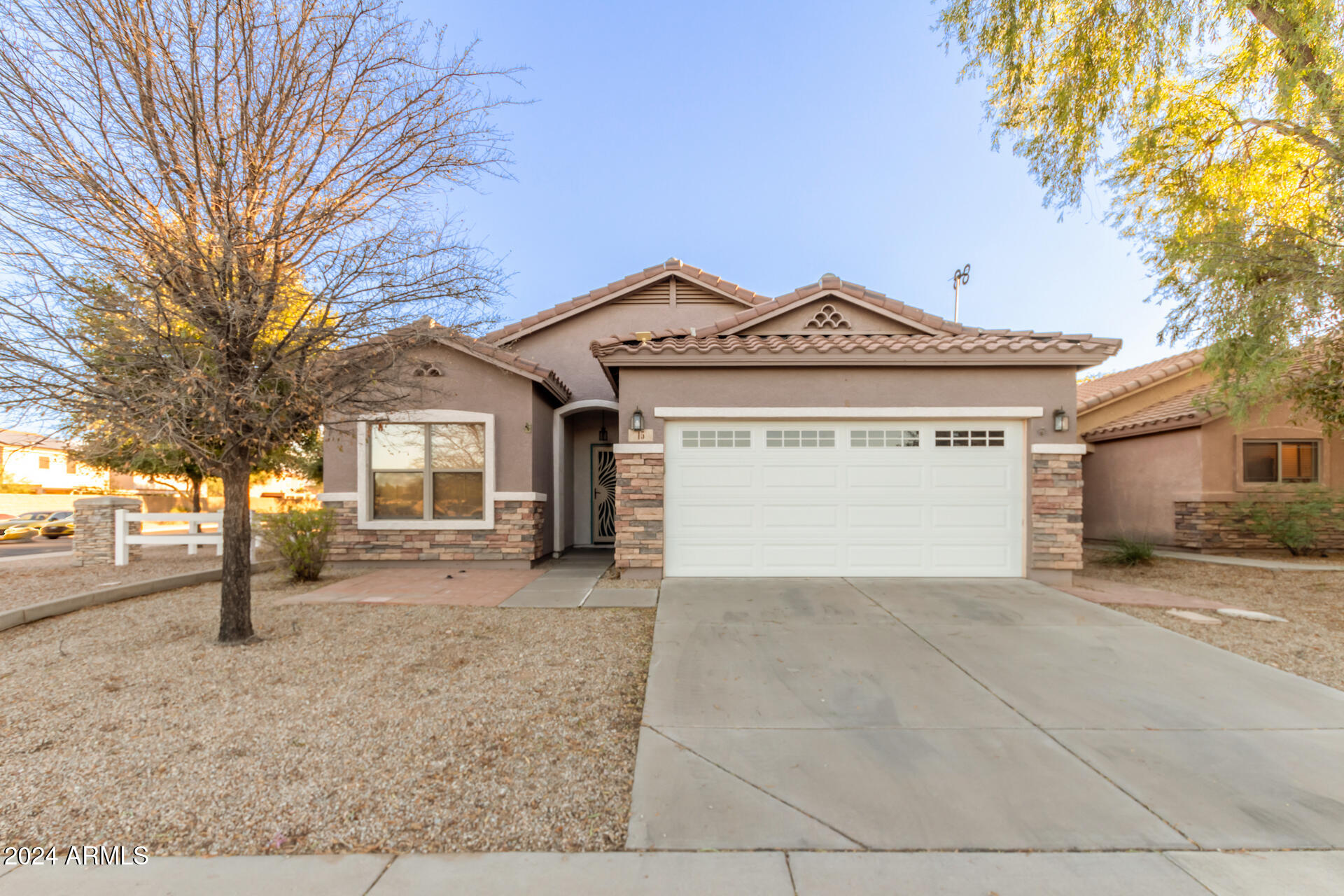 15 W DESERT VISTA Trail