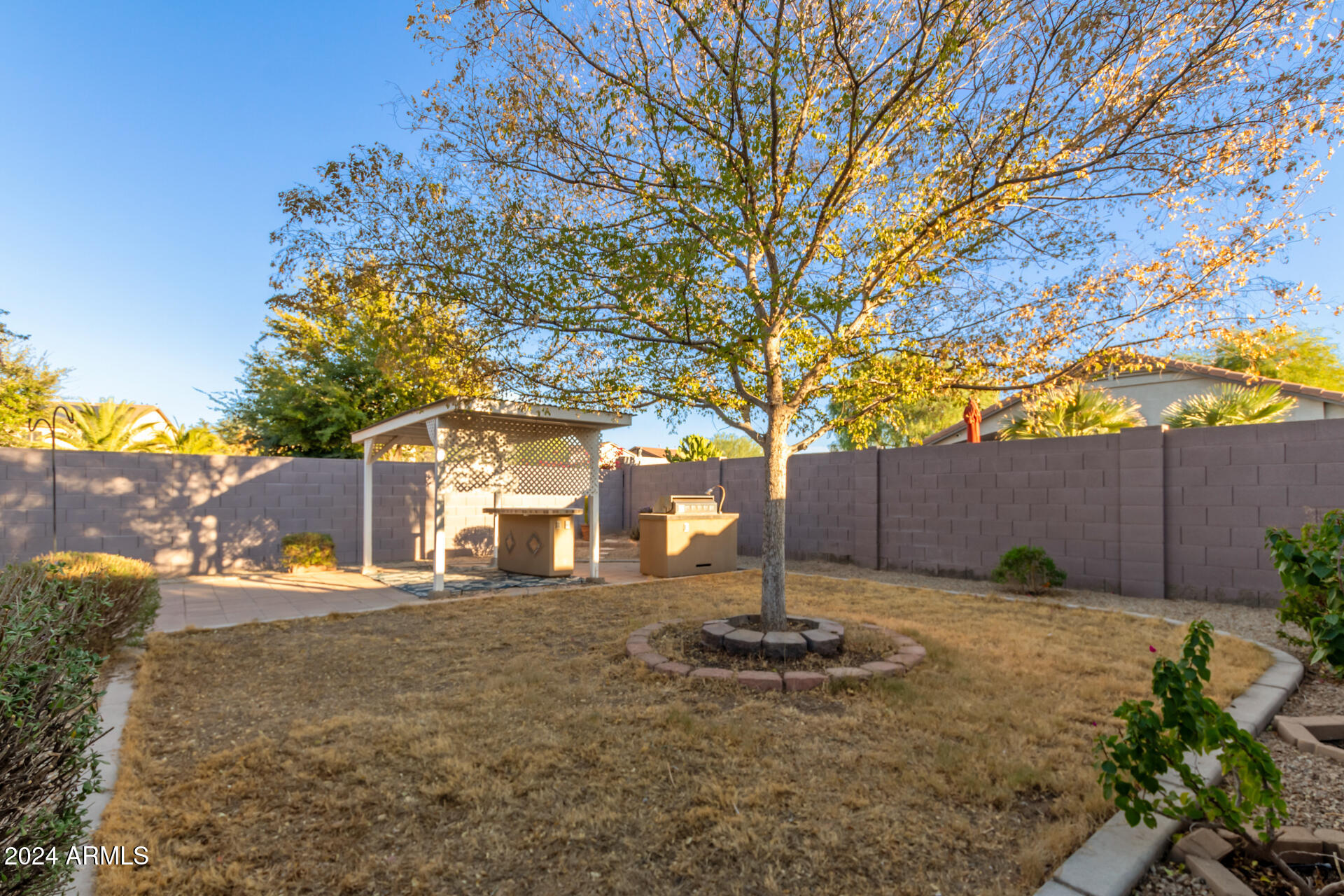 15 W DESERT VISTA Trail