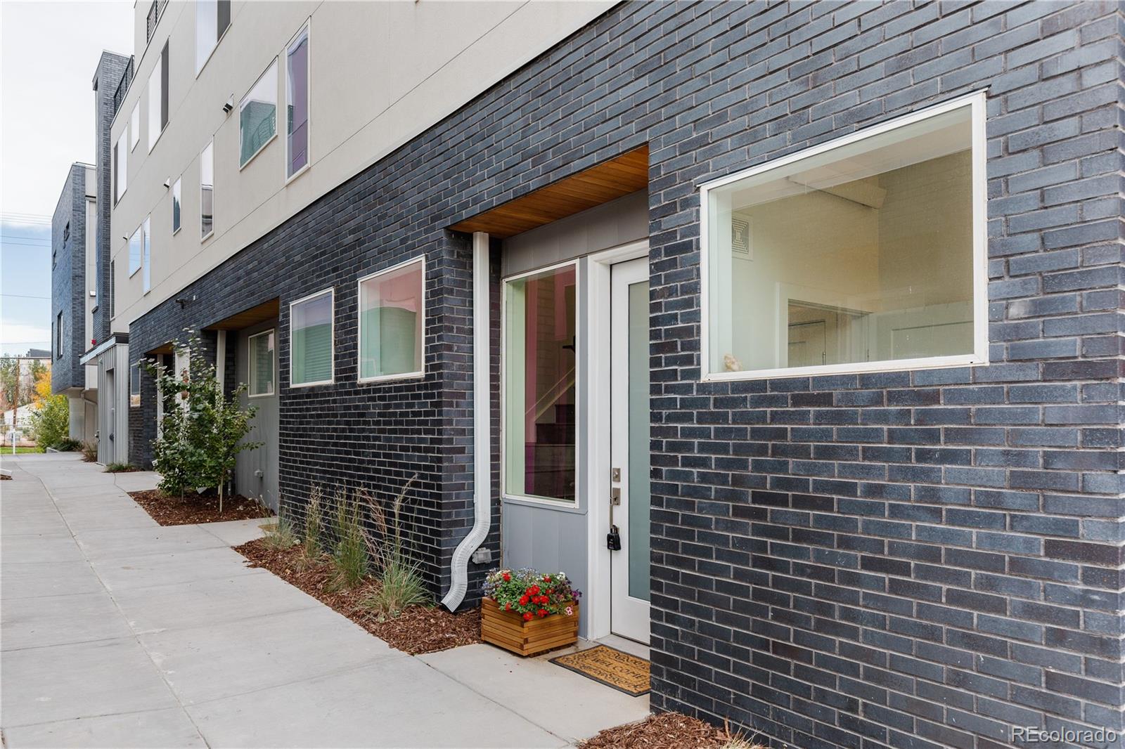 1620 Irving Street Unit: 5