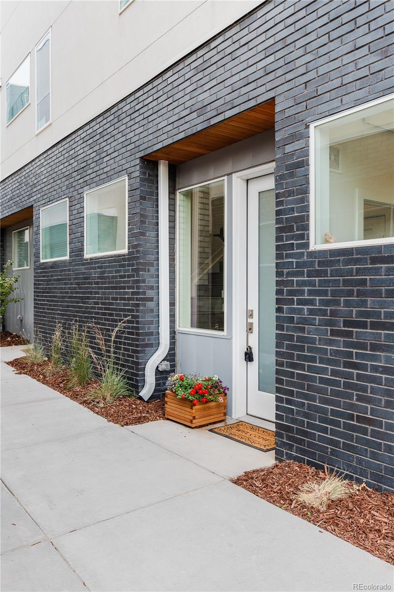 1620 Irving Street Unit: 5