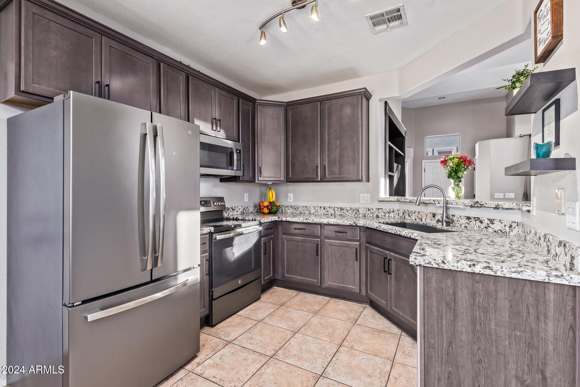 2209 S HARPER --