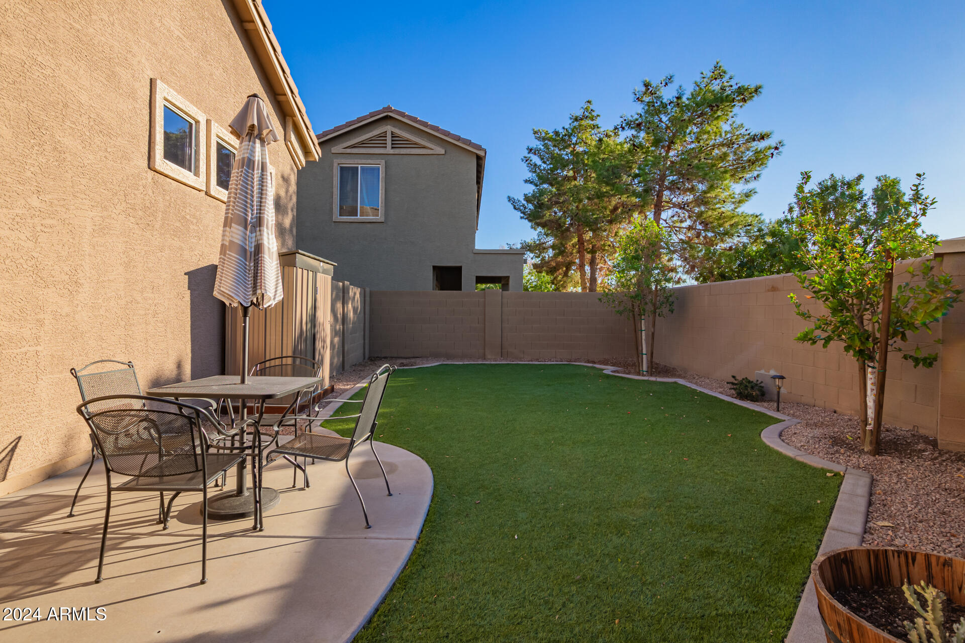 2209 S HARPER --