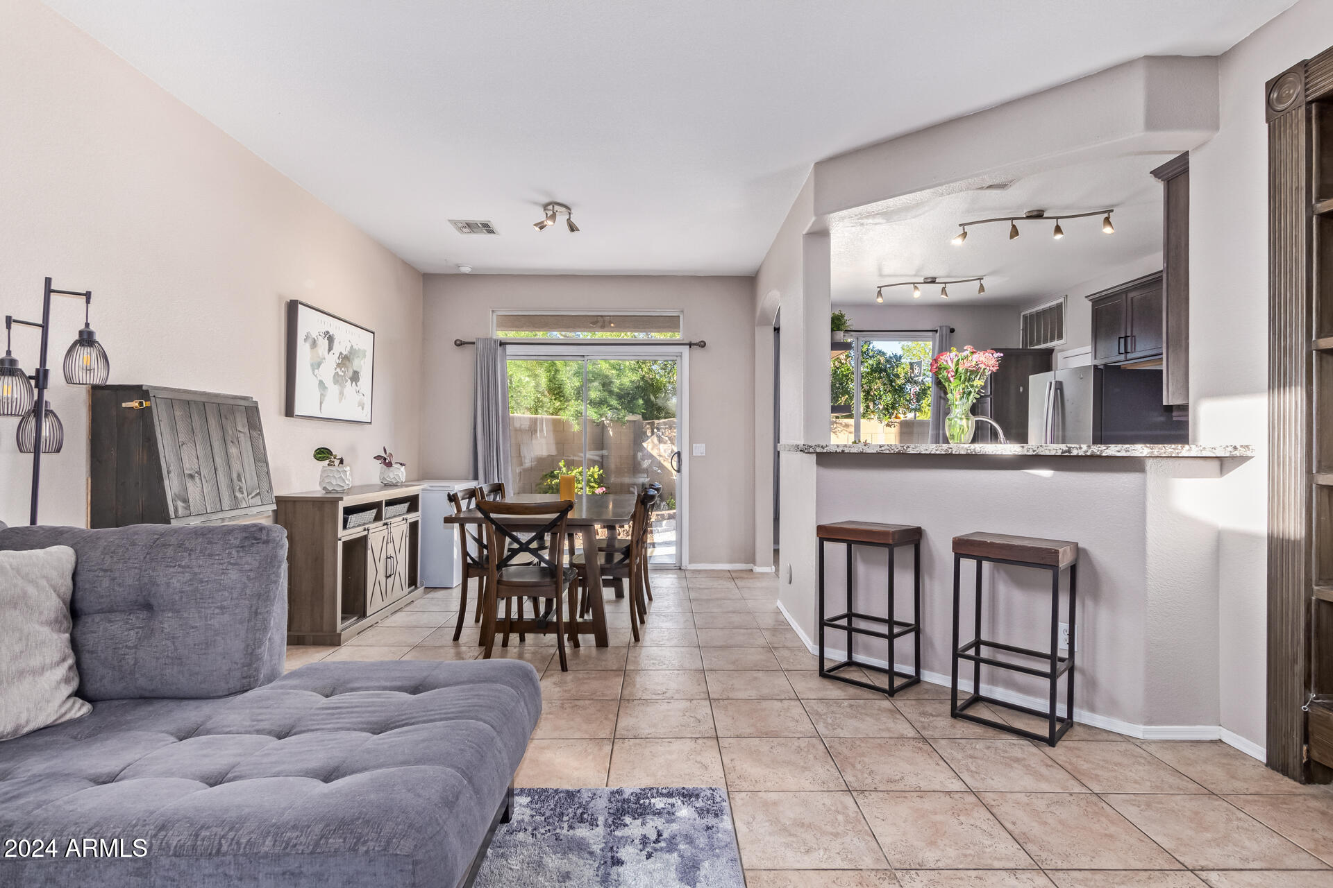 2209 S HARPER --