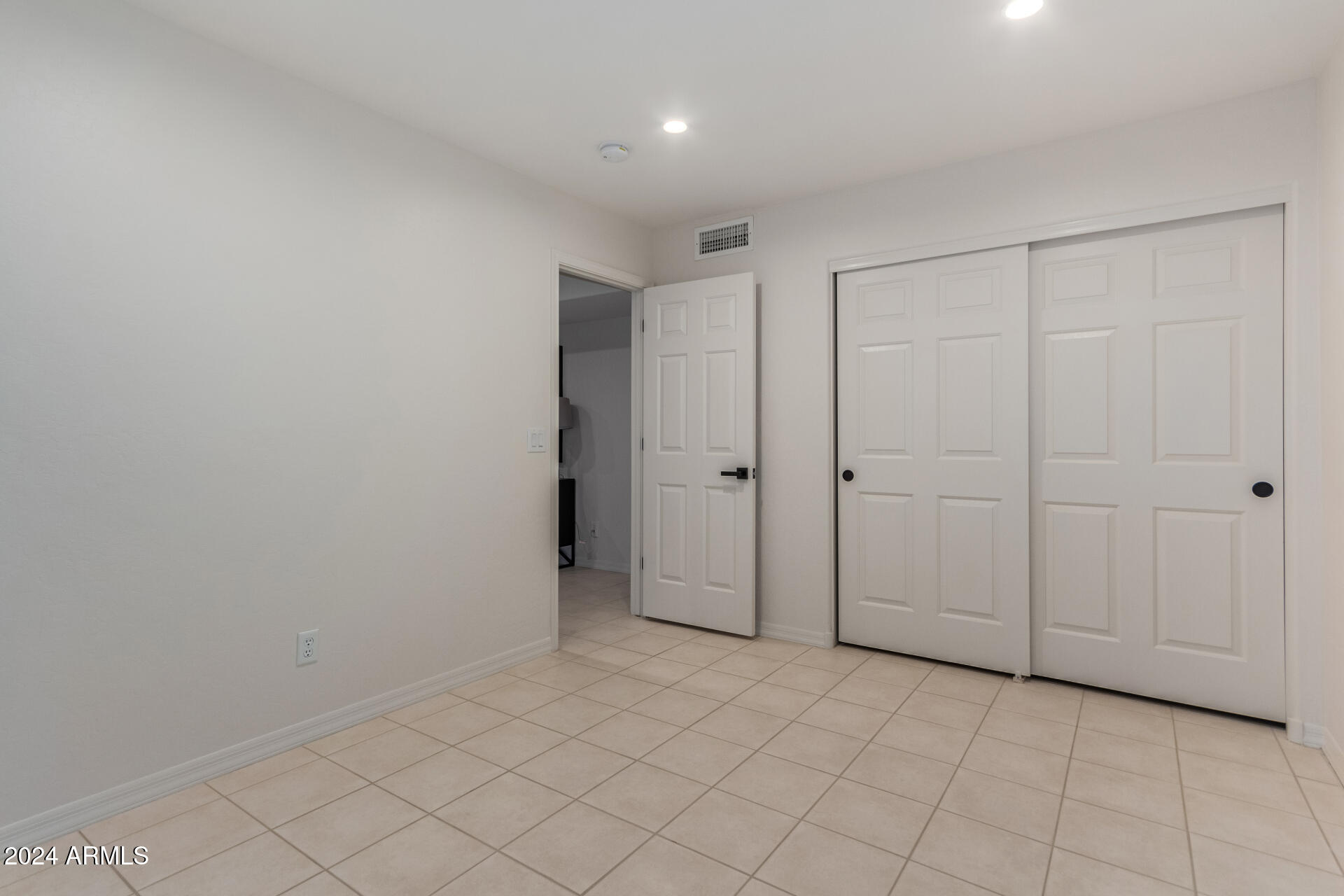 1322 W Indigo Drive