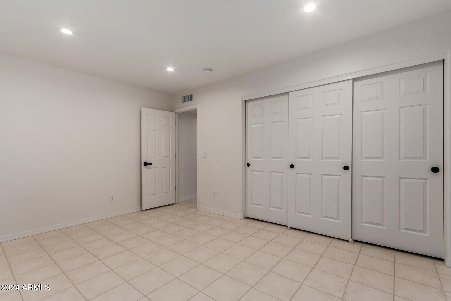 1322 W Indigo Drive